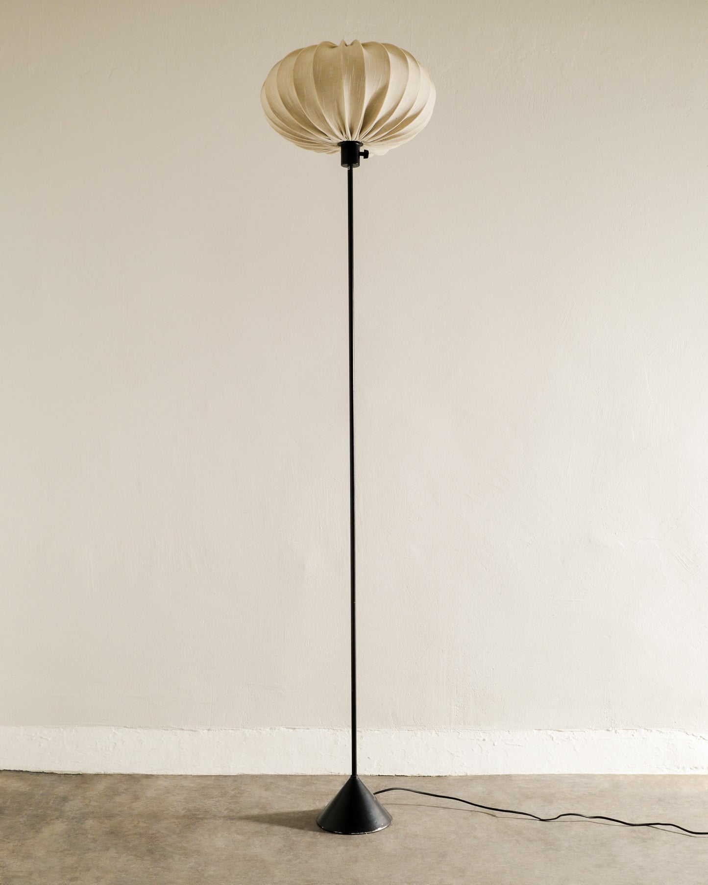 HANS-AGNE JAKOBSSON "G-23" FLOOR LAMP, 1950s