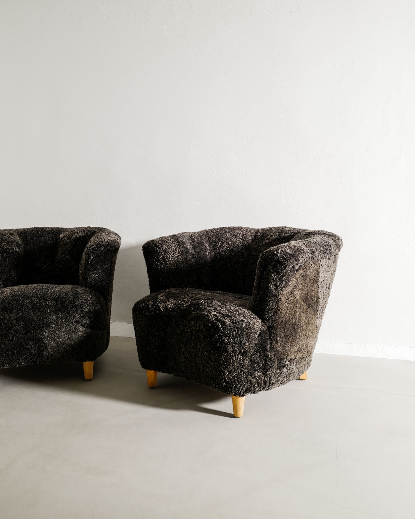 PAIR OF SWEDISH MODERN ARMCHAIRS, 1940s