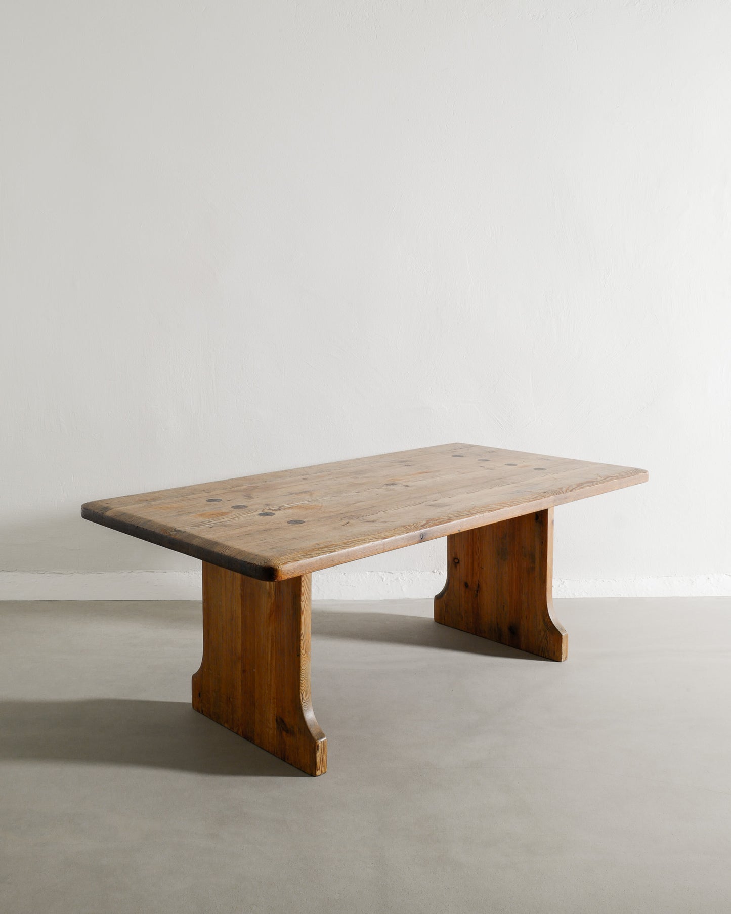 SWEDISH SOFA TABLE IN PINE, 1930s