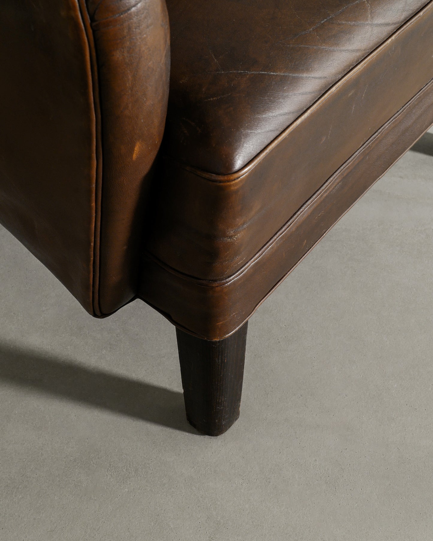 FRITZ HANSEN "1669" LEATHER ARMCHAIR, 1940s