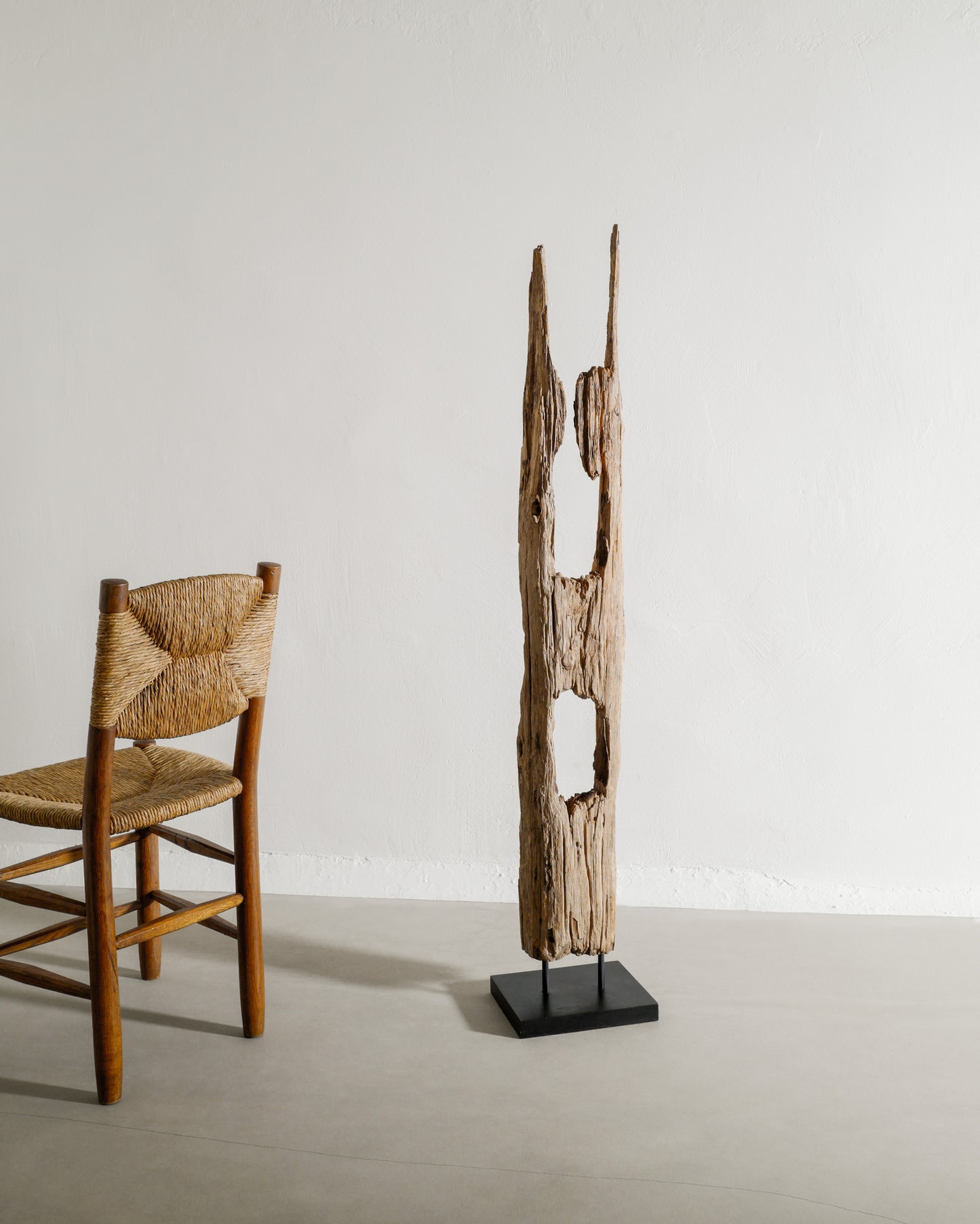 WOODEN FLOOR SCULPTURE