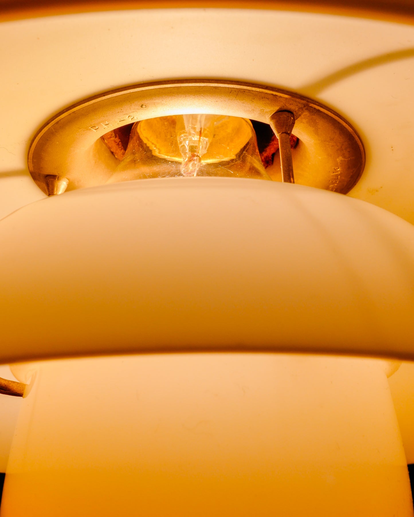 POUL HENNINGSEN WHITE "PH 2/2" LAMP, 1930s