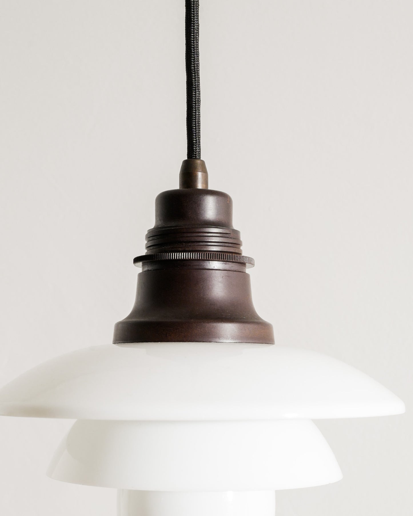 POUL HENNINGSEN WHITE "PH 2/2" LAMP, 1930s