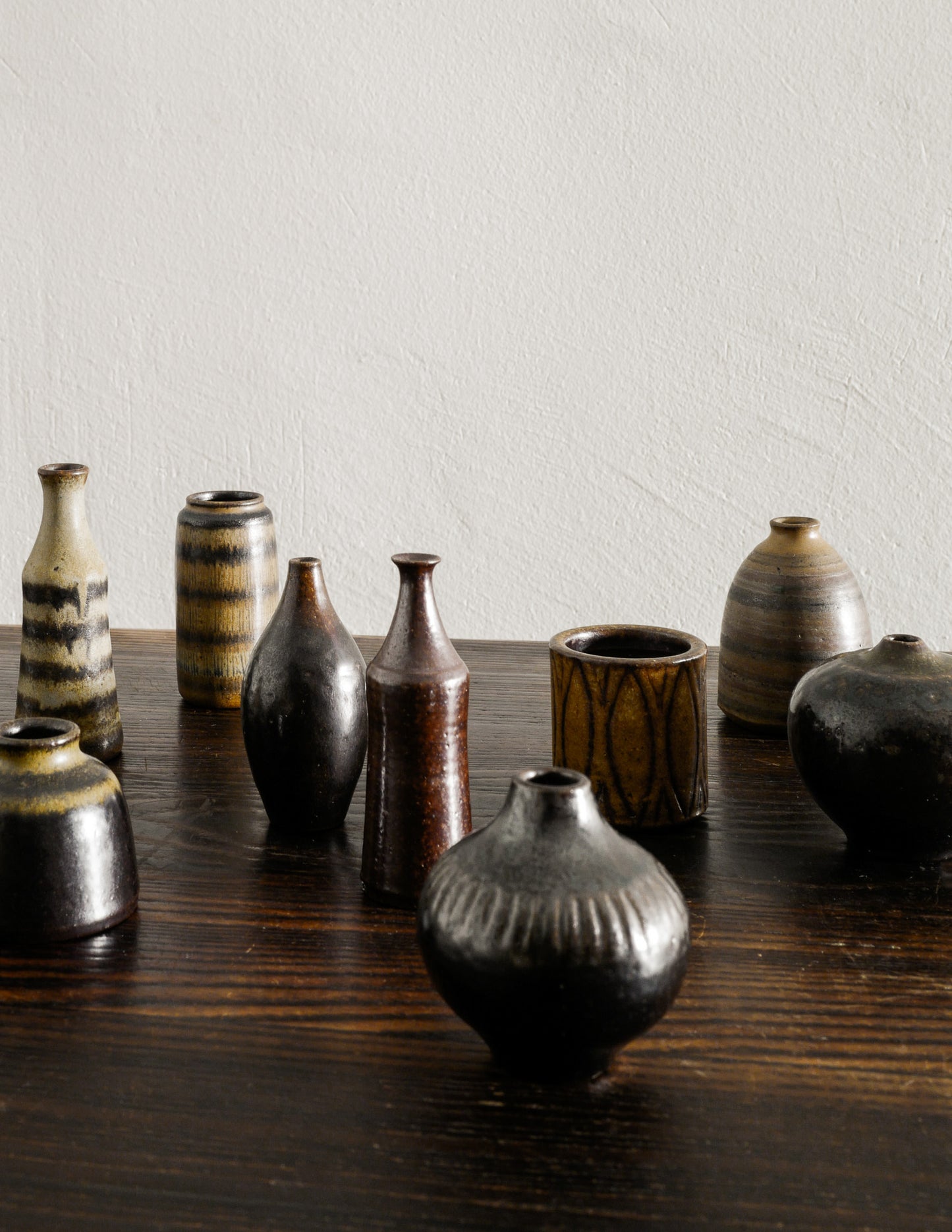 SET OF 12 WALLAKRA CERAMICS, 1940s