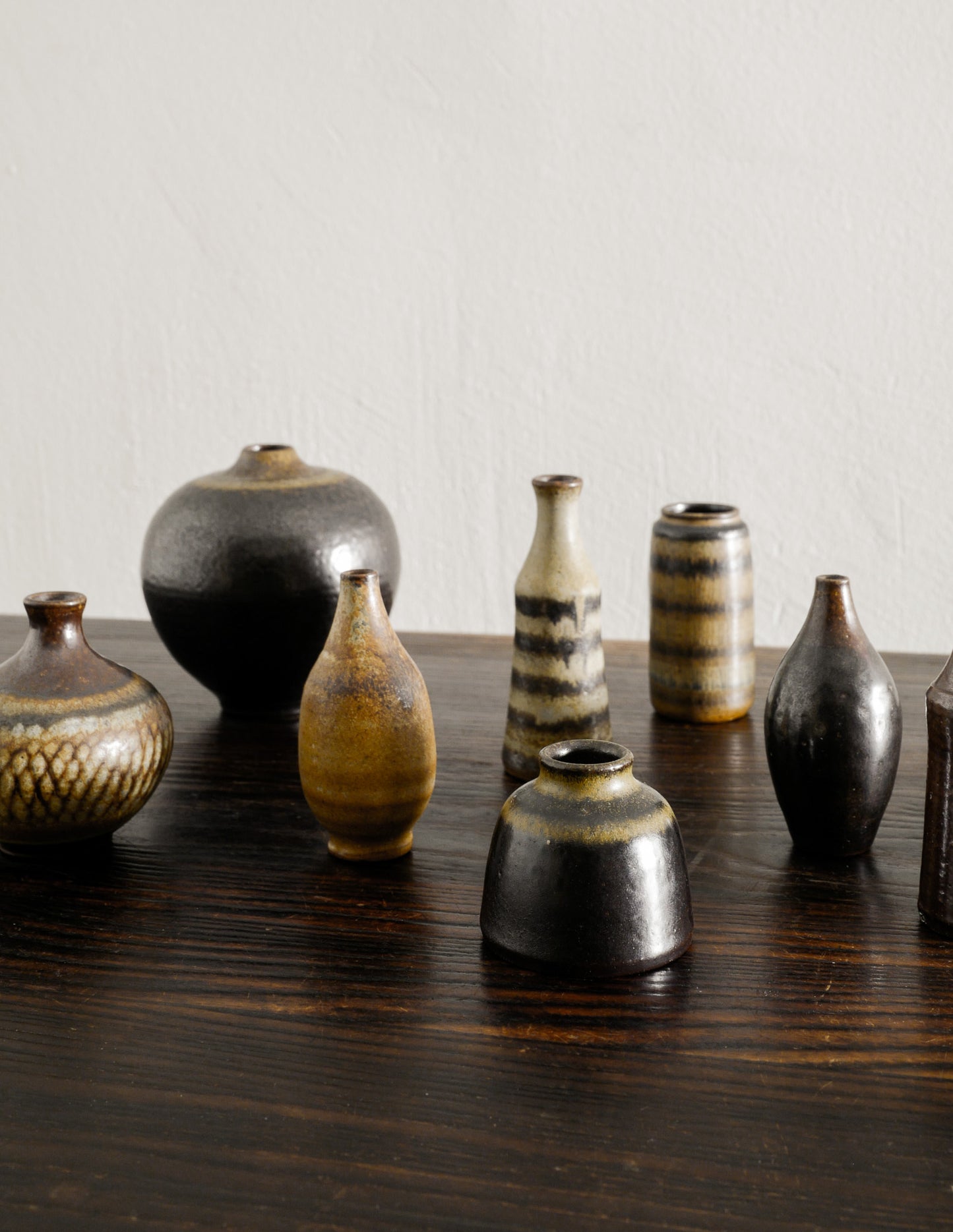 SET OF 12 WALLAKRA CERAMICS, 1940s
