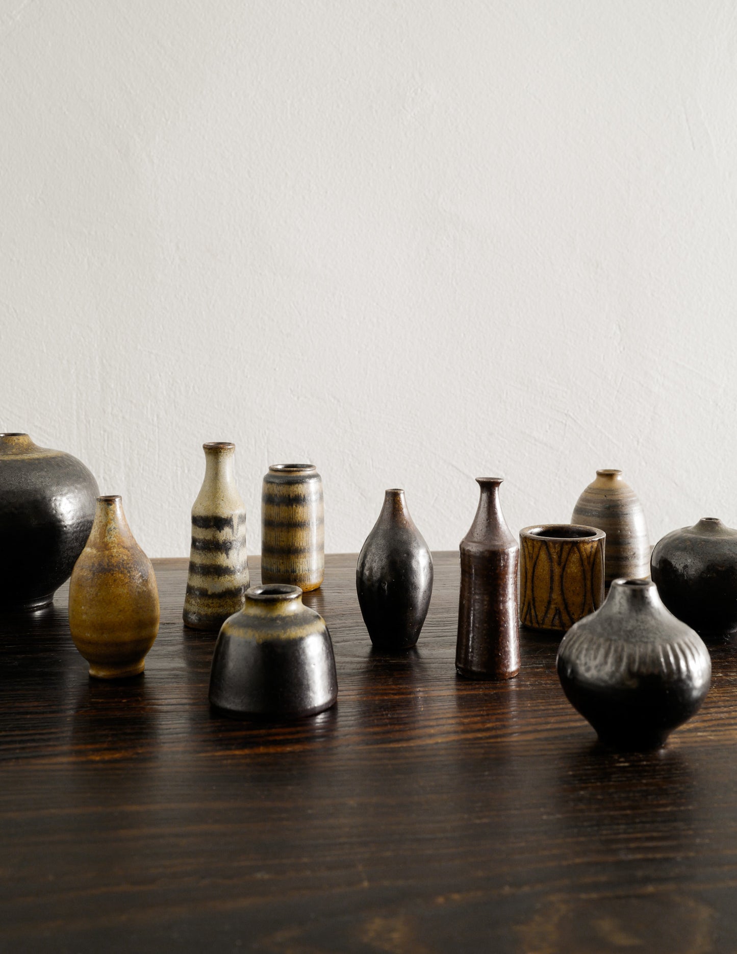 SET OF 12 WALLAKRA CERAMICS, 1940s