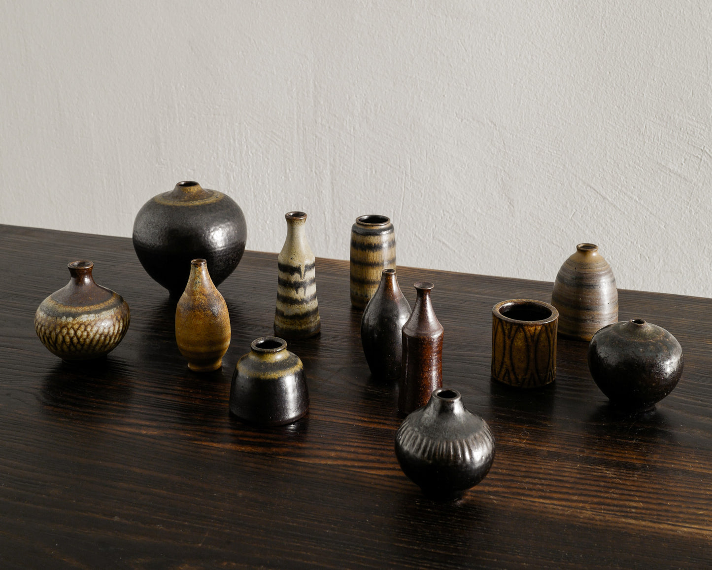 SET OF 12 WALLAKRA CERAMICS, 1940s