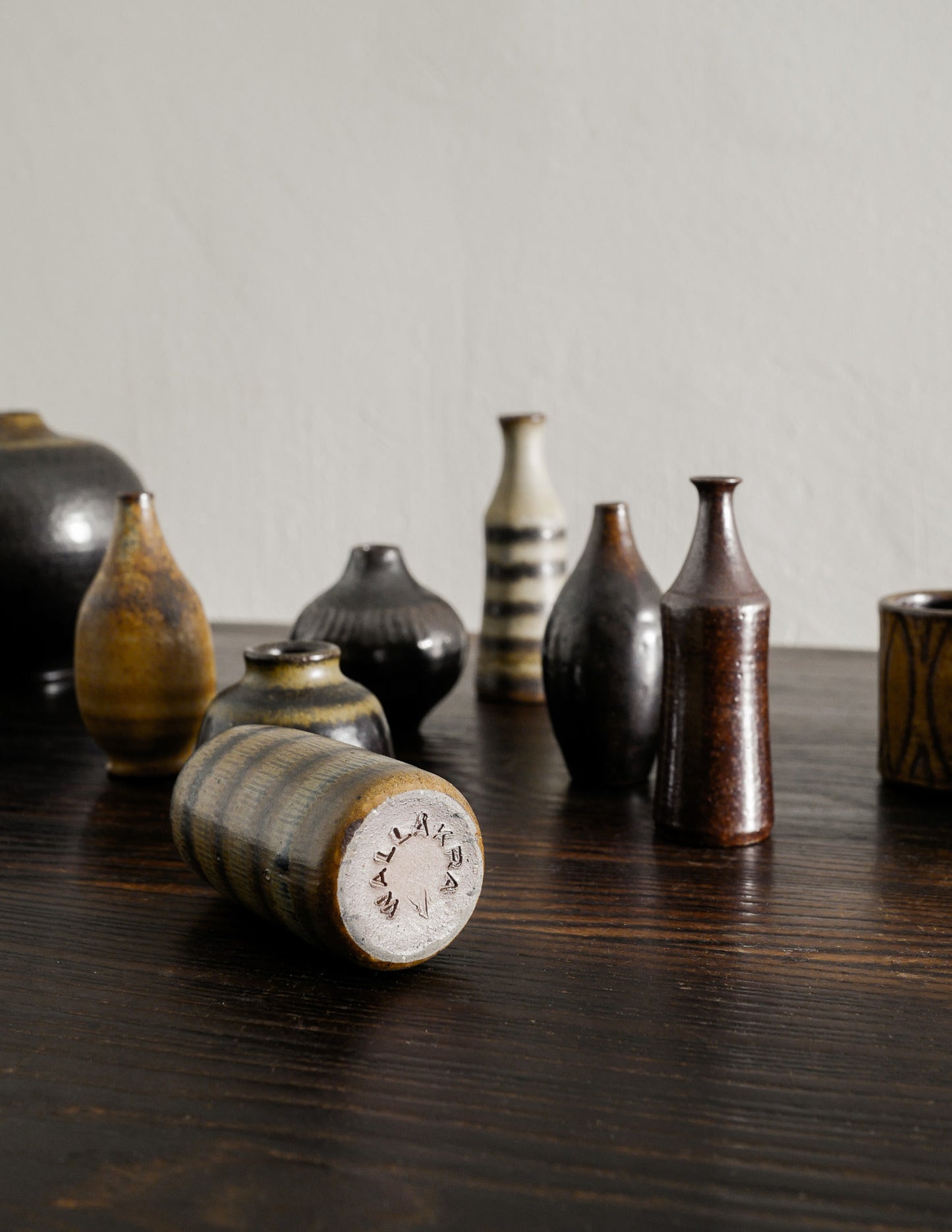 SET OF 12 WALLAKRA CERAMICS, 1940s