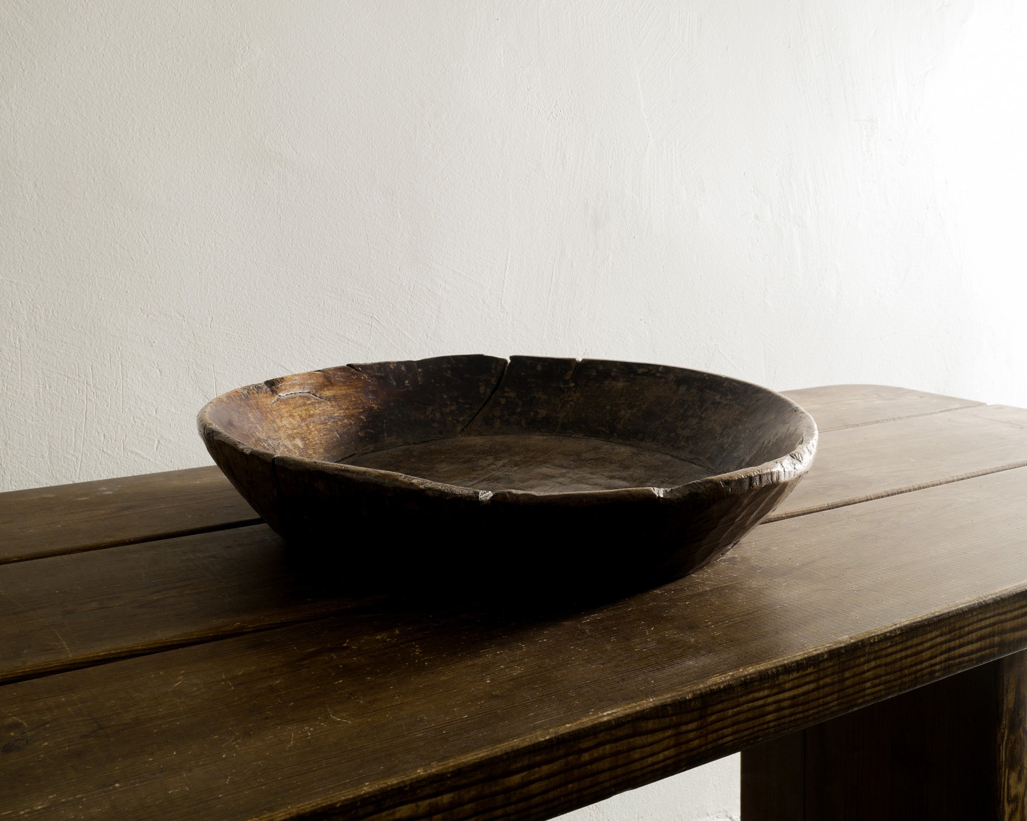 FRENCH OAK BOWL, EARLY 1800s