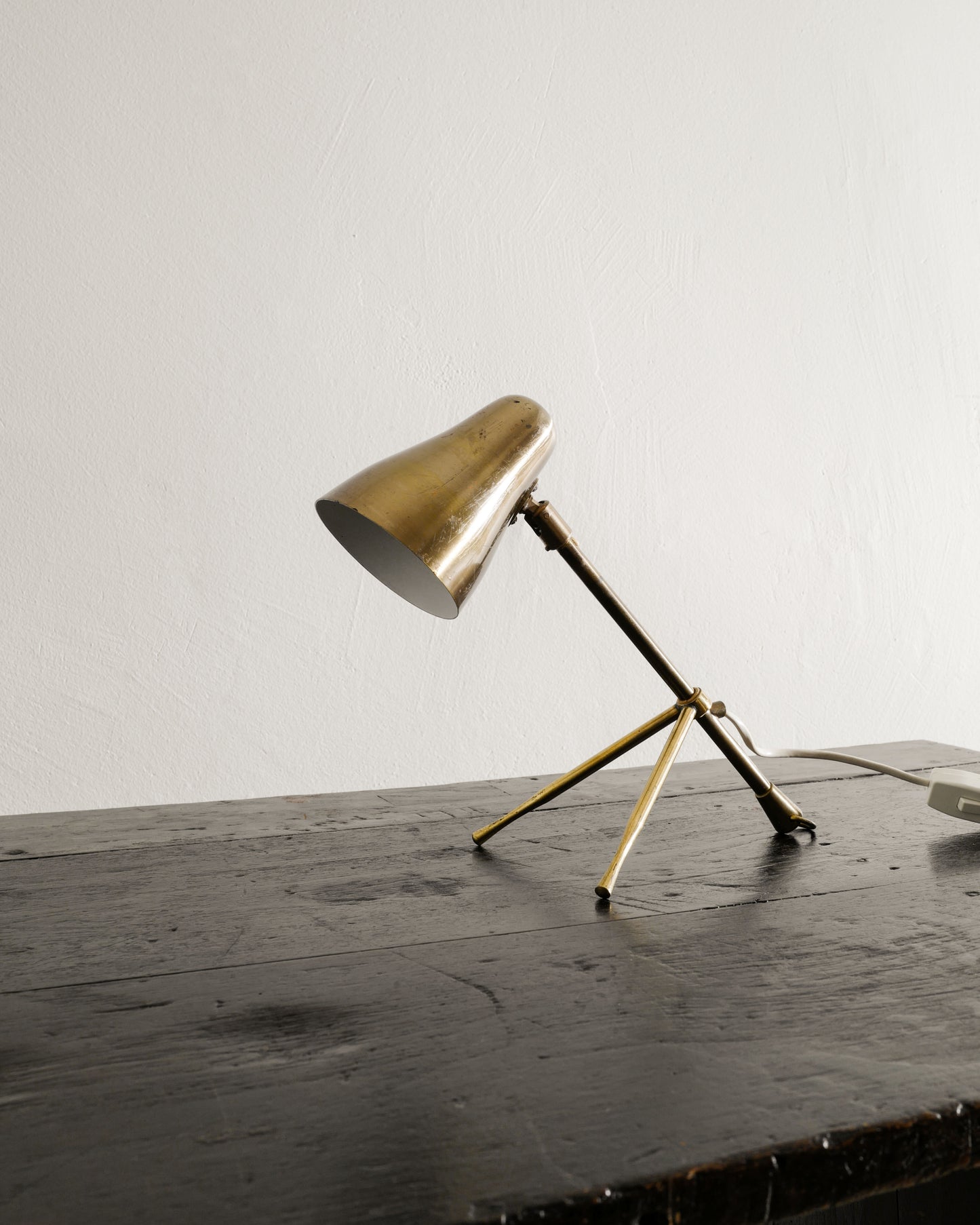 GIUSEPPE OSTUNI "OCHETTA" BRASS LAMP, 1950s