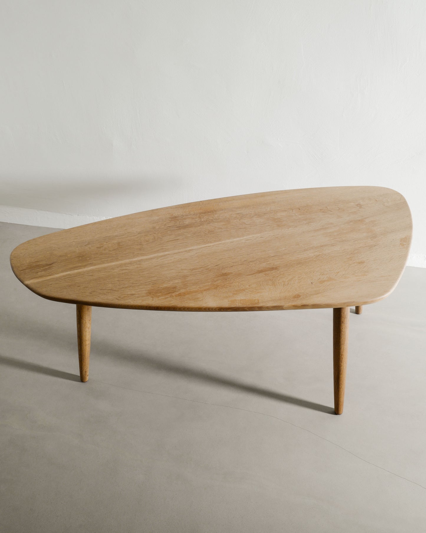 DANISH OVAL COFFEE TABLE IN OAK, 1950s