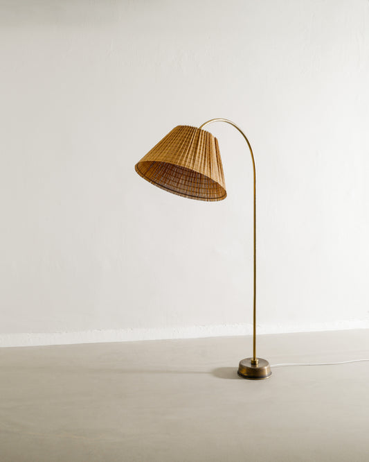 FINNISH FLOOR LAMP WITH STRAW SHADE, 1940s