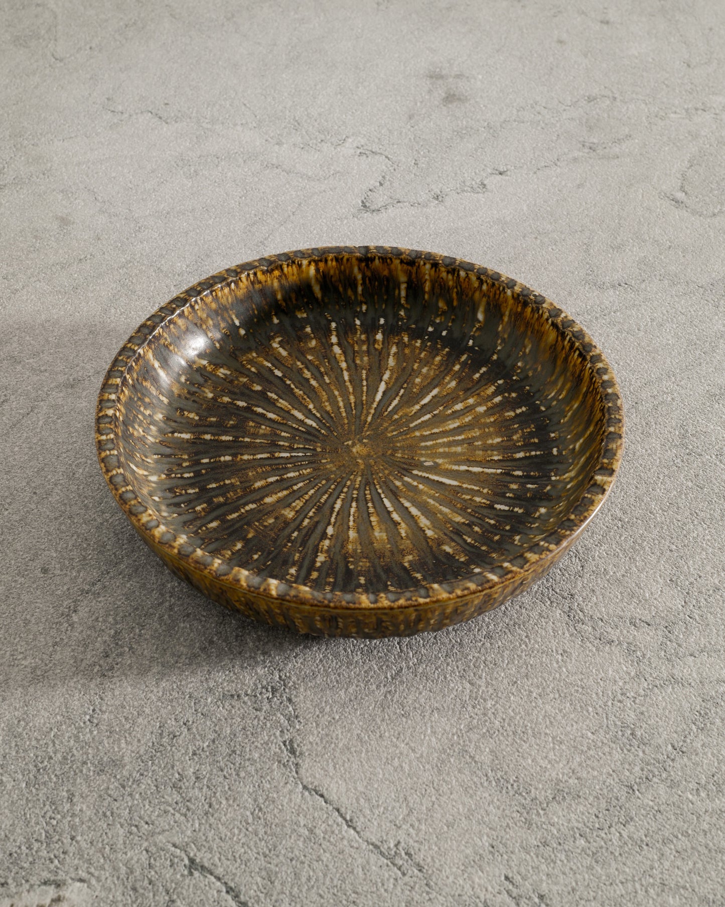 GUNNAR NYLUND "RUBUS" LARGE DISH, 1950s