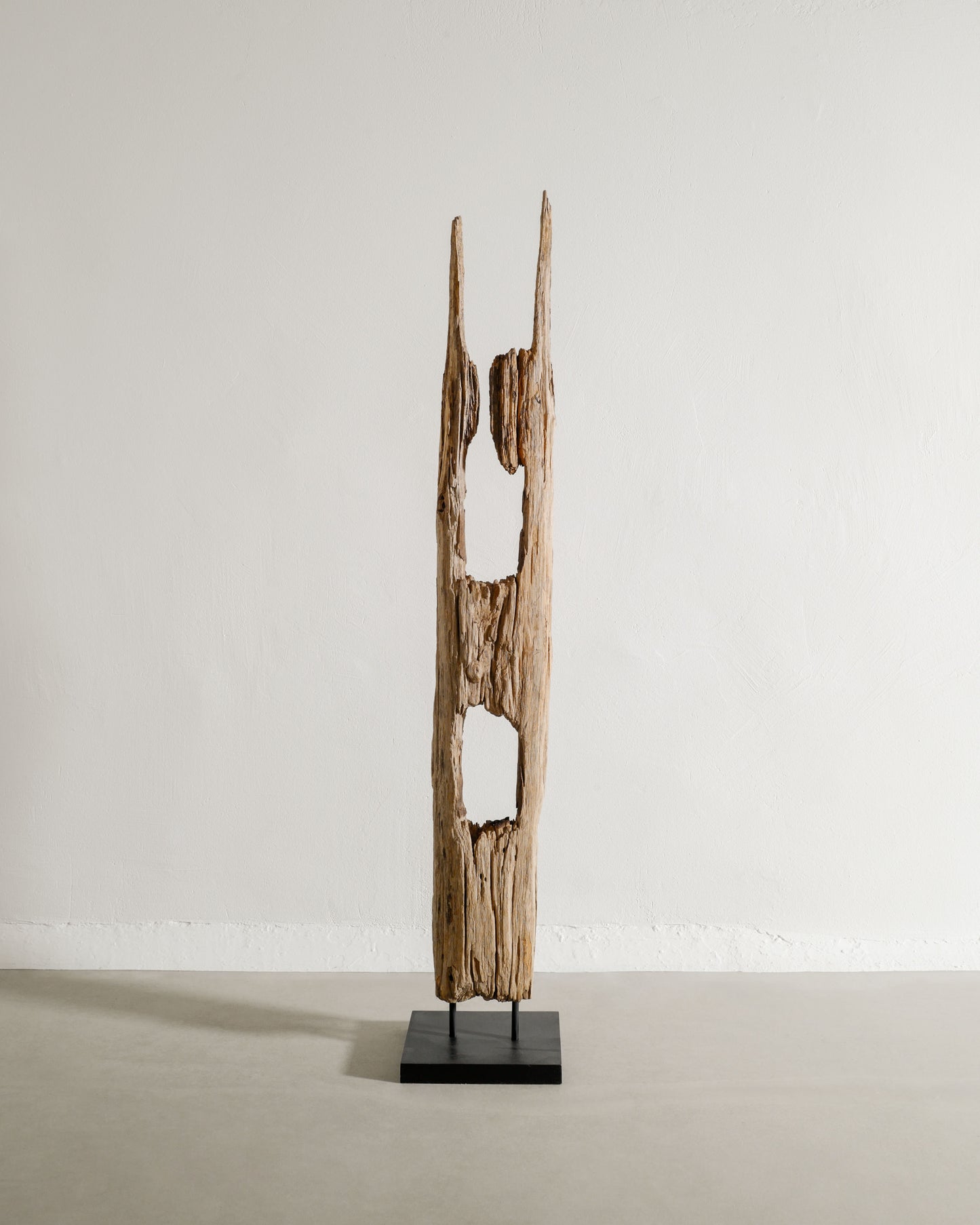 WOODEN FLOOR SCULPTURE