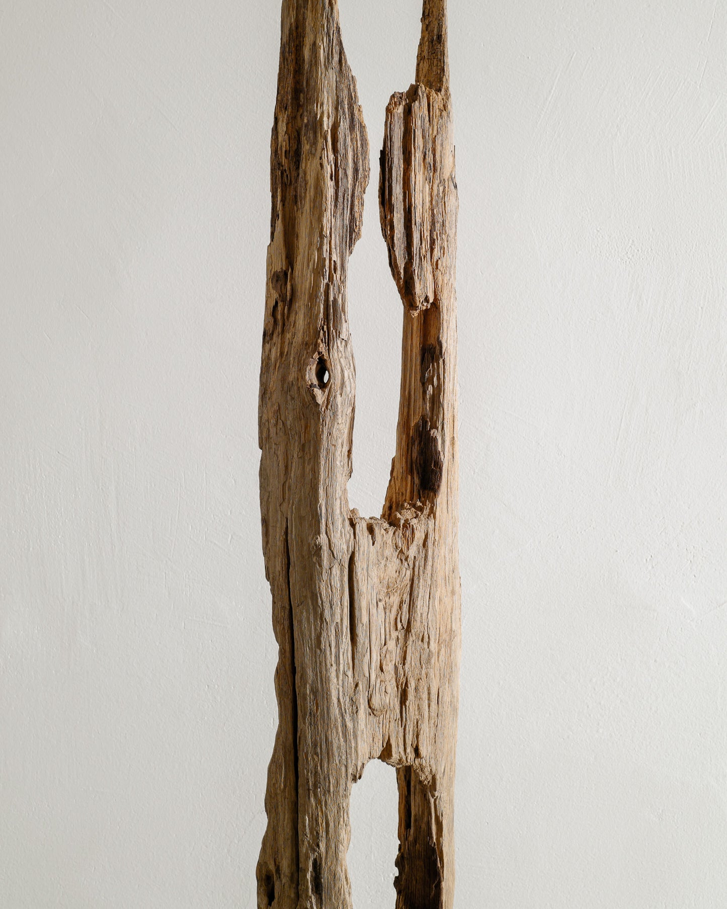 WOODEN FLOOR SCULPTURE