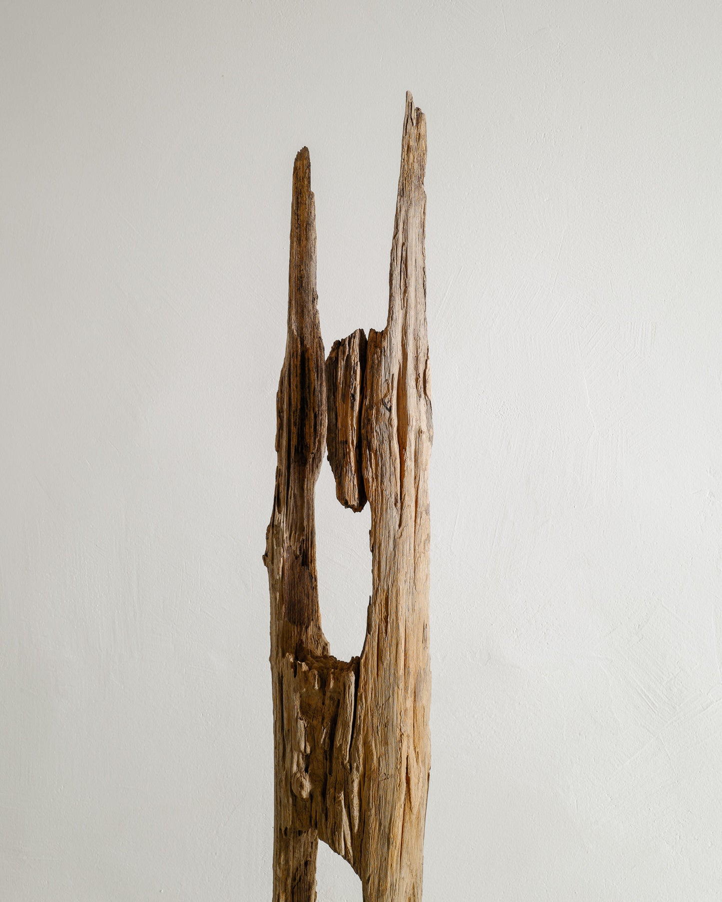 WOODEN FLOOR SCULPTURE