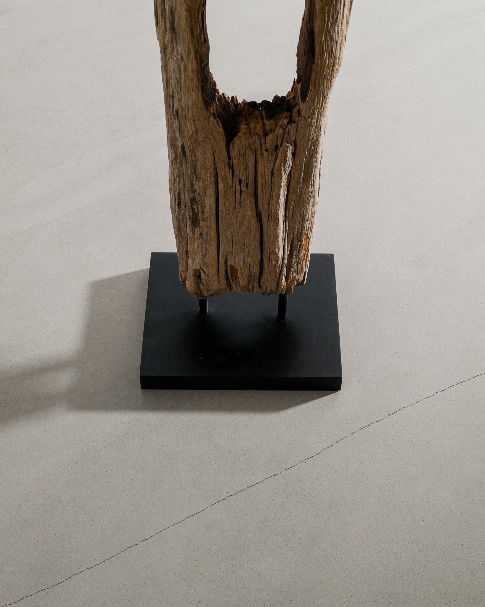 WOODEN FLOOR SCULPTURE