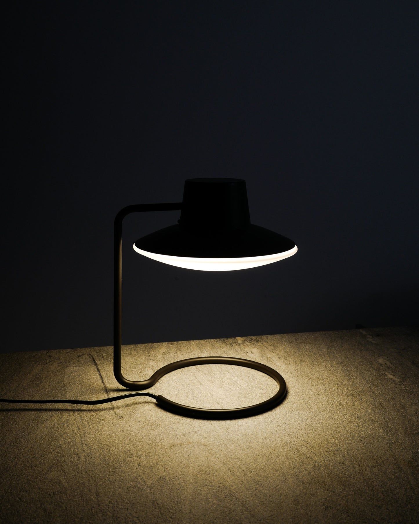 ARNE JACOBSEN "OXFORD" TABLE LAMP, 1960s