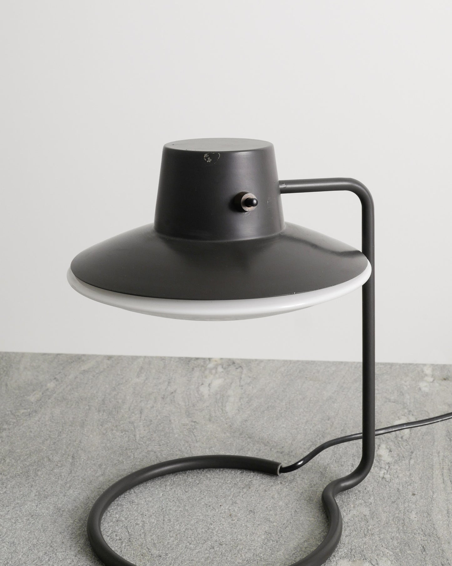 ARNE JACOBSEN "OXFORD" TABLE LAMP, 1960s