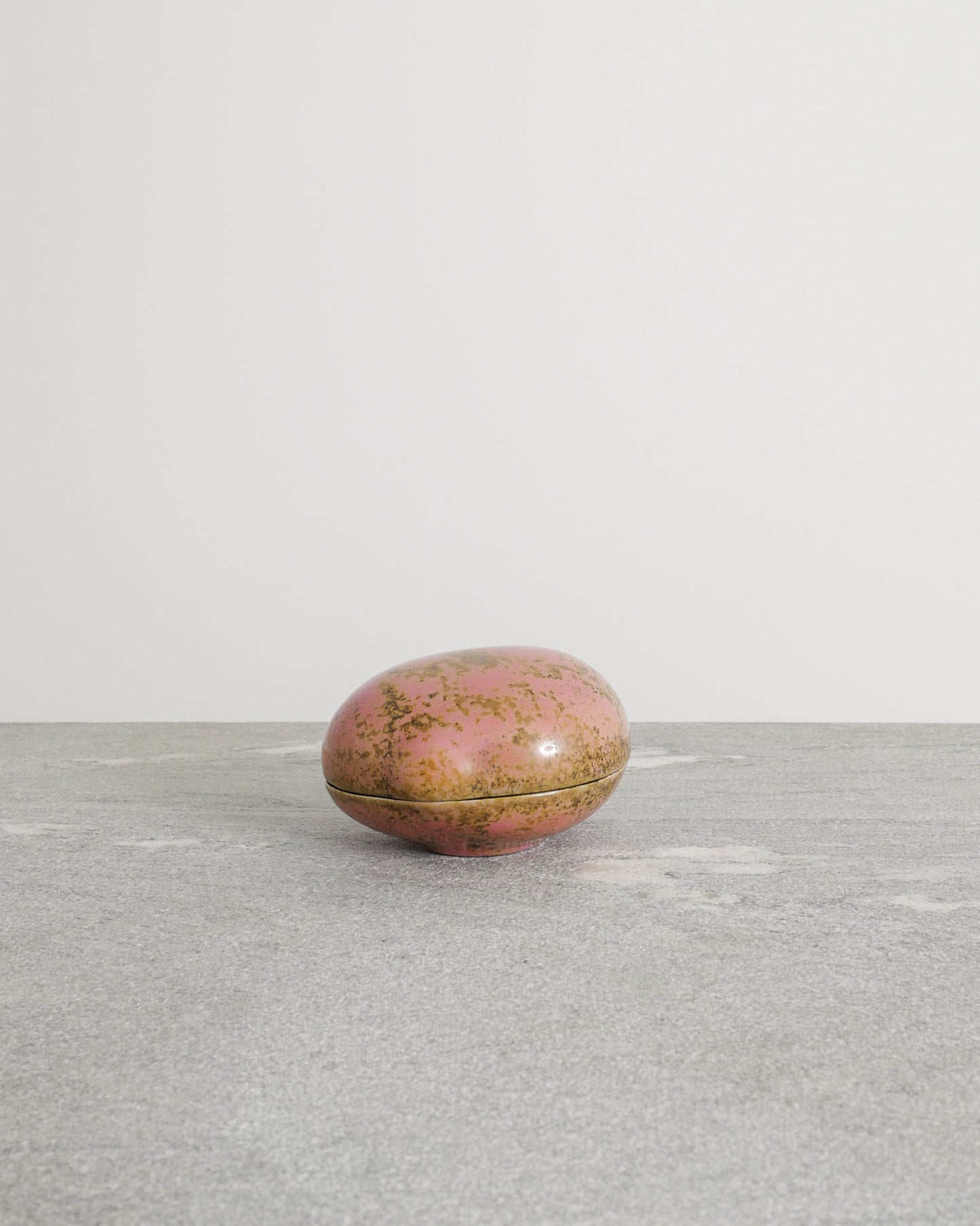 HANS HEDBERG PINK CERAMIC BOX, 1940s