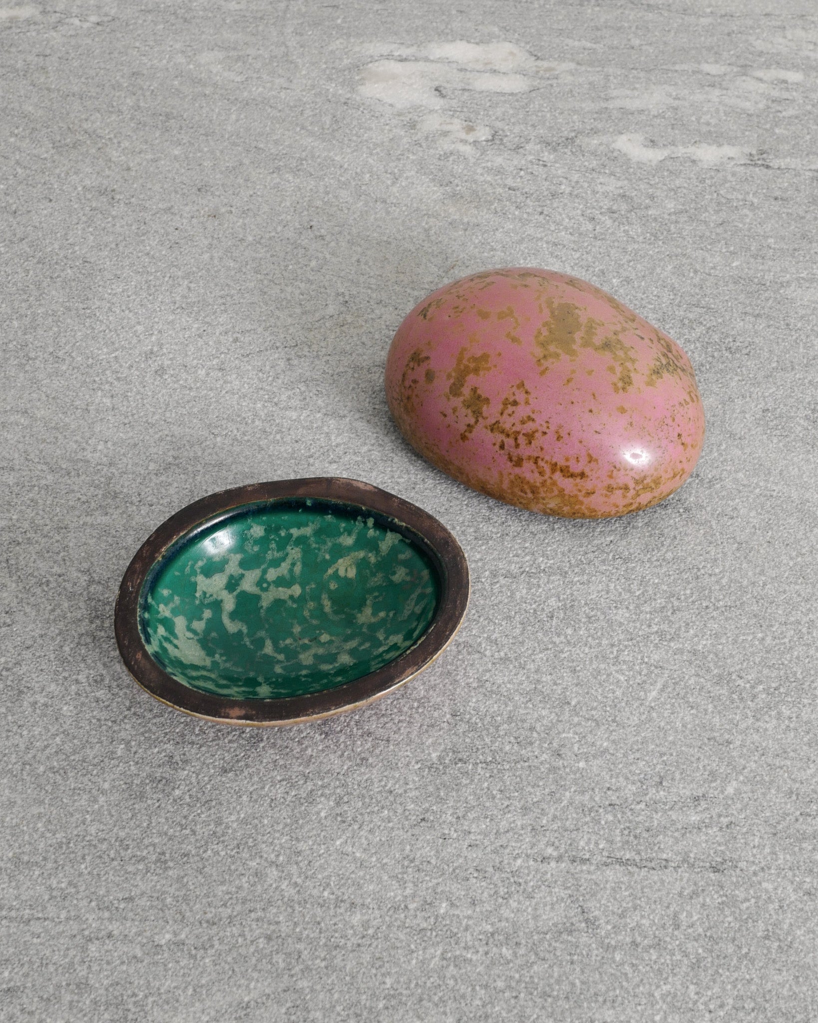 HANS HEDBERG PINK CERAMIC BOX, 1940s