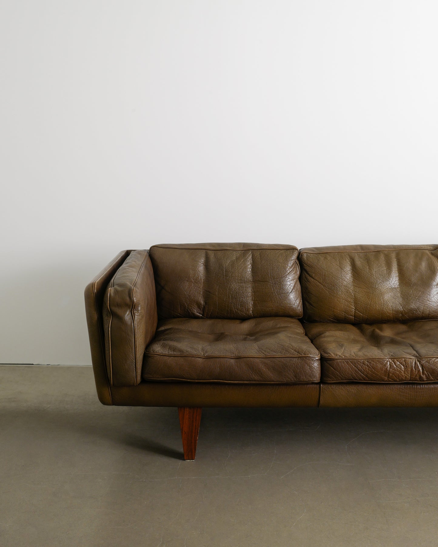 ILLUM WIKKELSØ "V11" OLIVE BROWN SOFA, 1960s