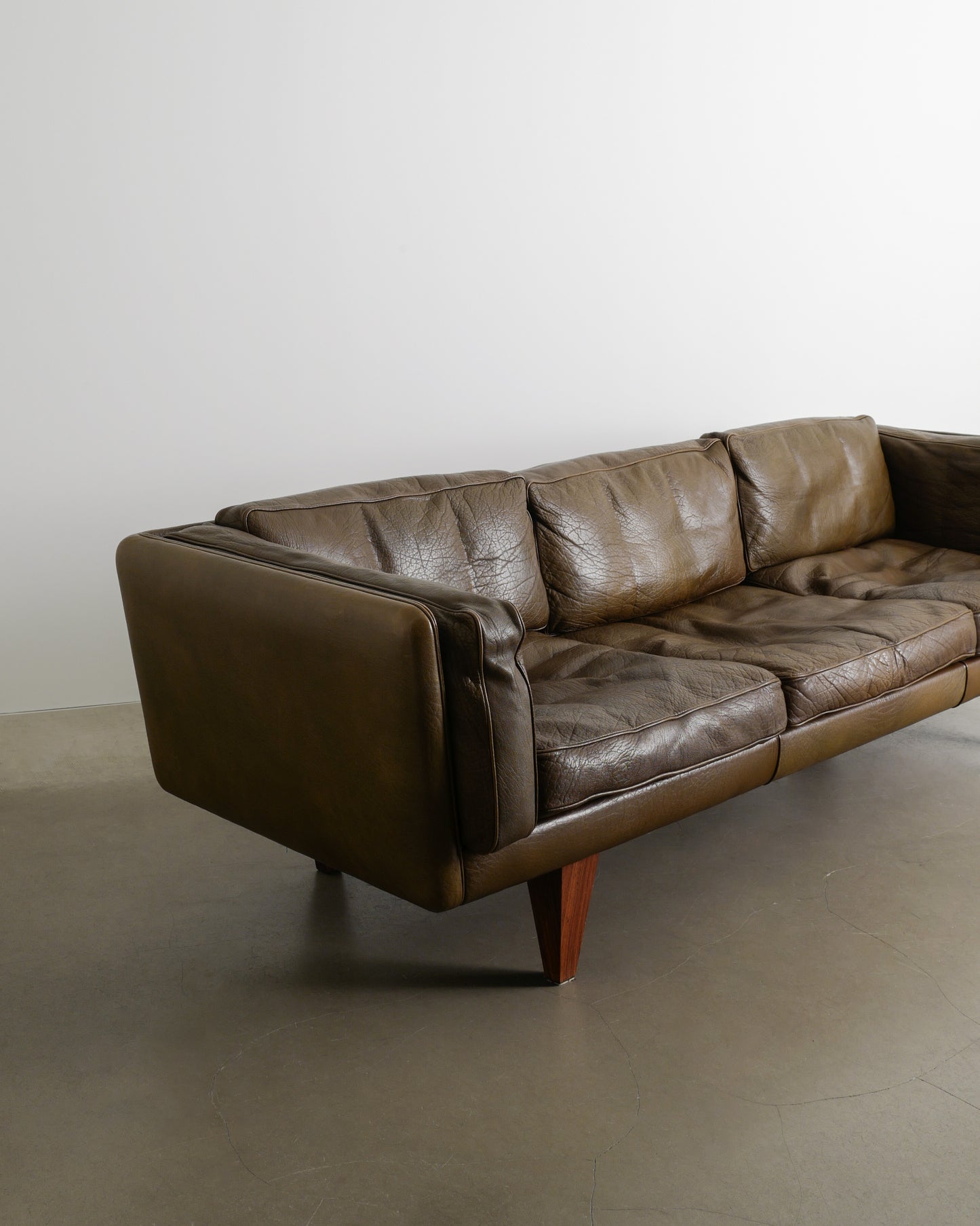ILLUM WIKKELSØ "V11" OLIVE BROWN SOFA, 1960s