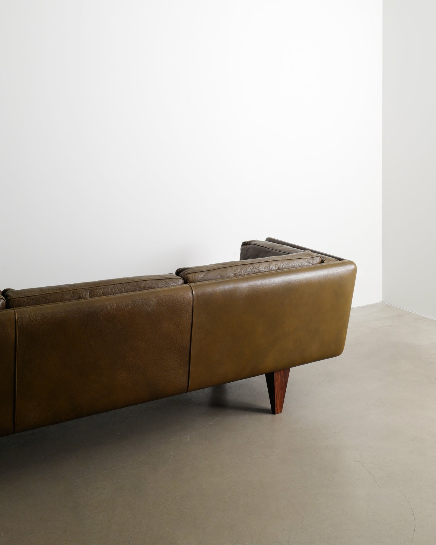ILLUM WIKKELSØ "V11" OLIVE BROWN SOFA, 1960s