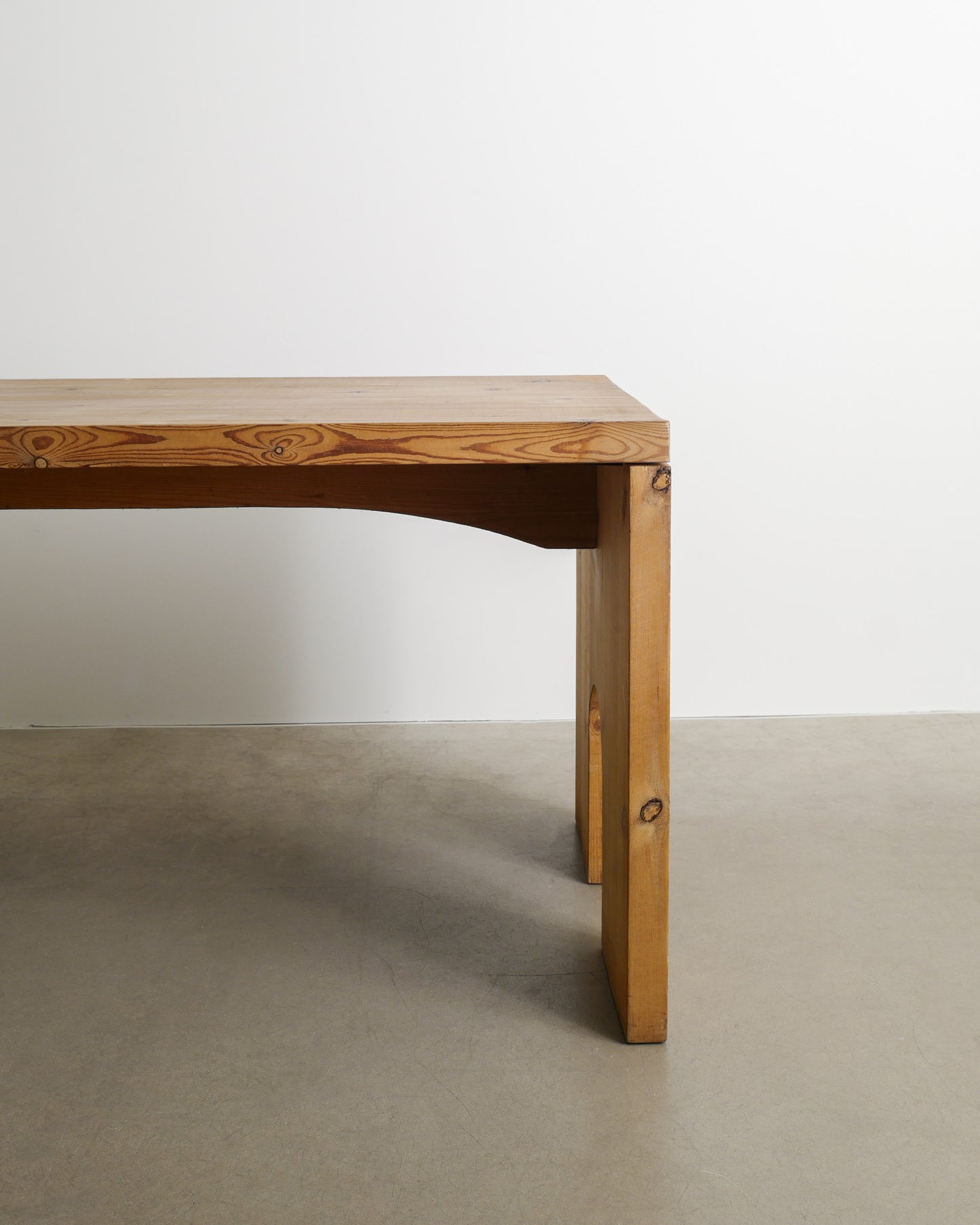 MARIO CEROLI DINING TABLE IN PINE, 1970s
