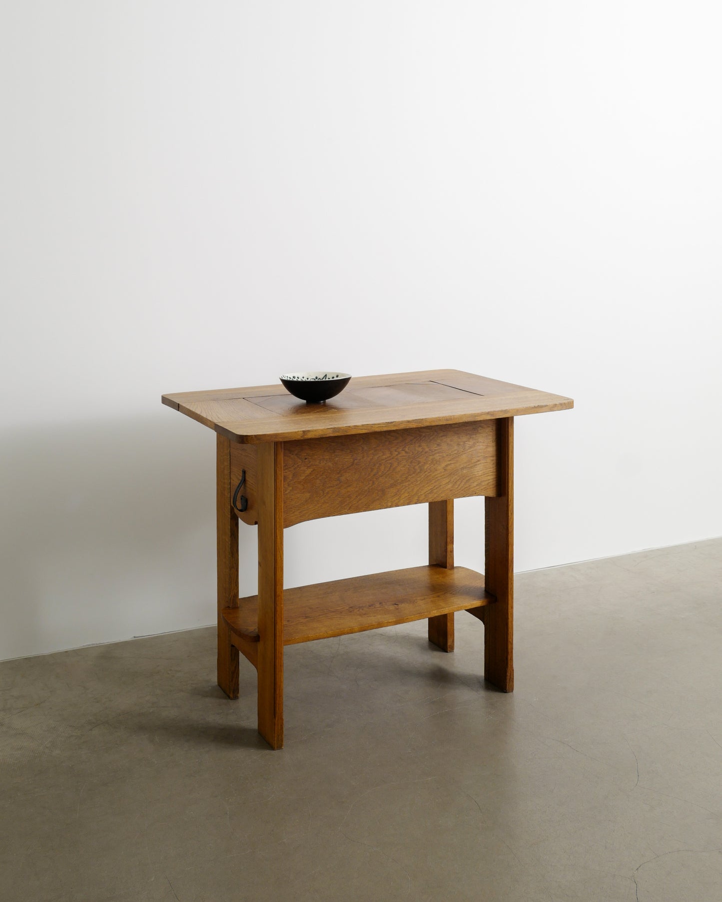 AXEL LINDEGREN CONSOLE TABLE, 1930s