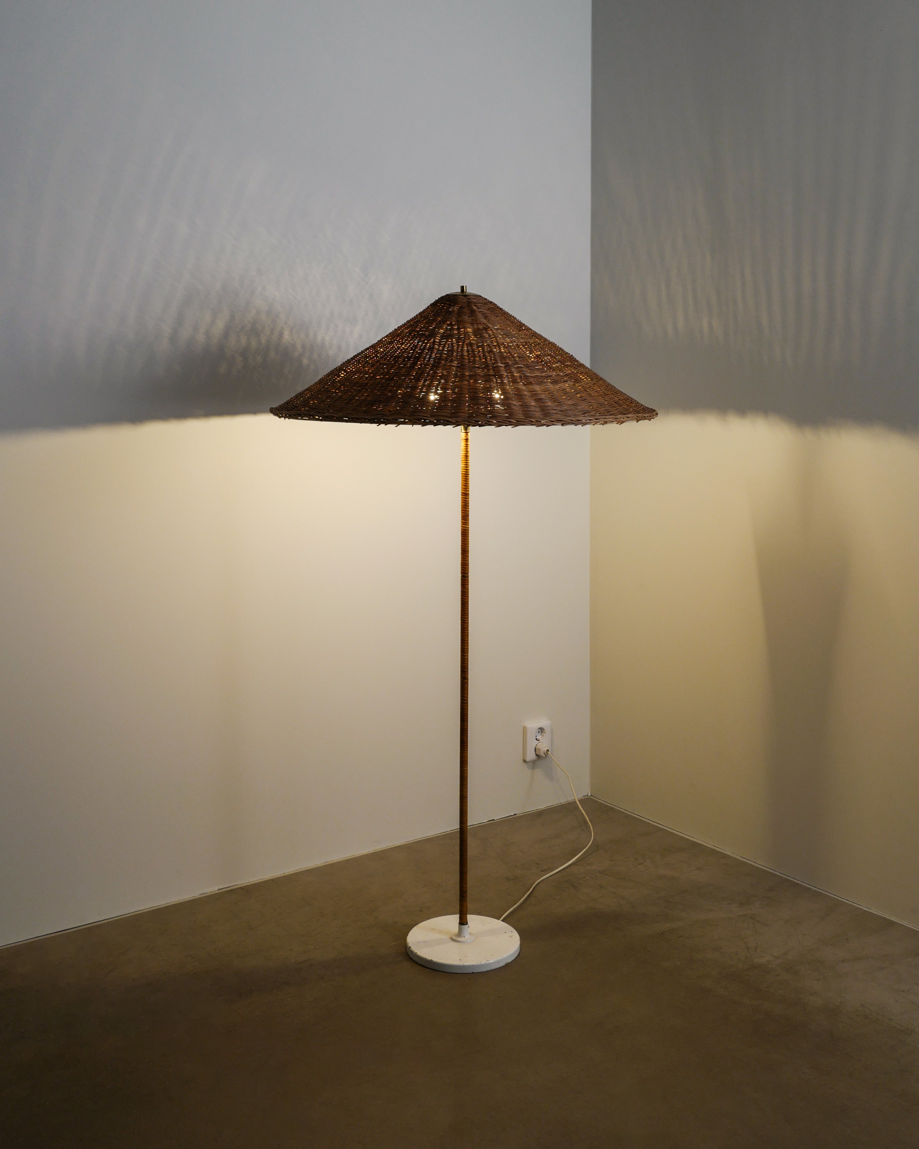 FINNISH FLOOR LAMP BY ITSU, 1940s