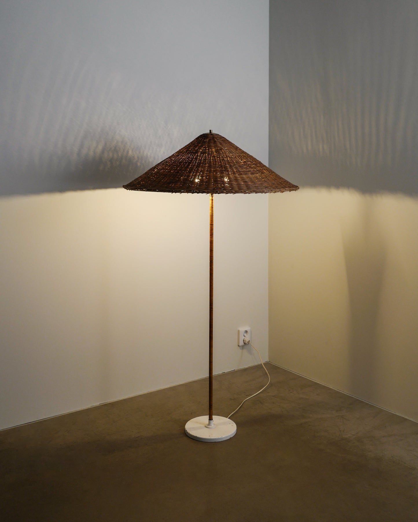 FINNISH FLOOR LAMP BY ITSU, 1940s