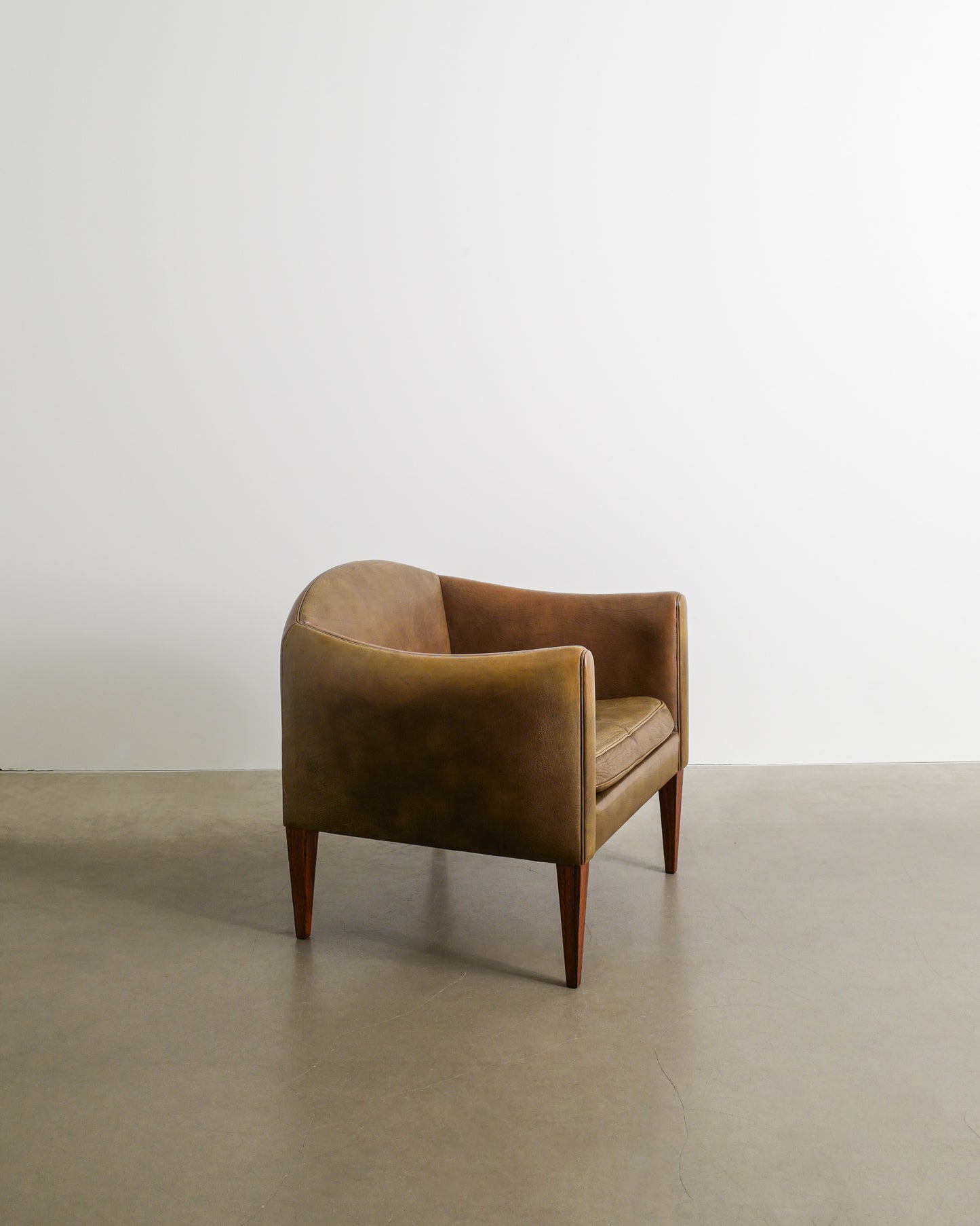 ILLUM WIKKELSØ "V12" ARMCHAIR, 1960s