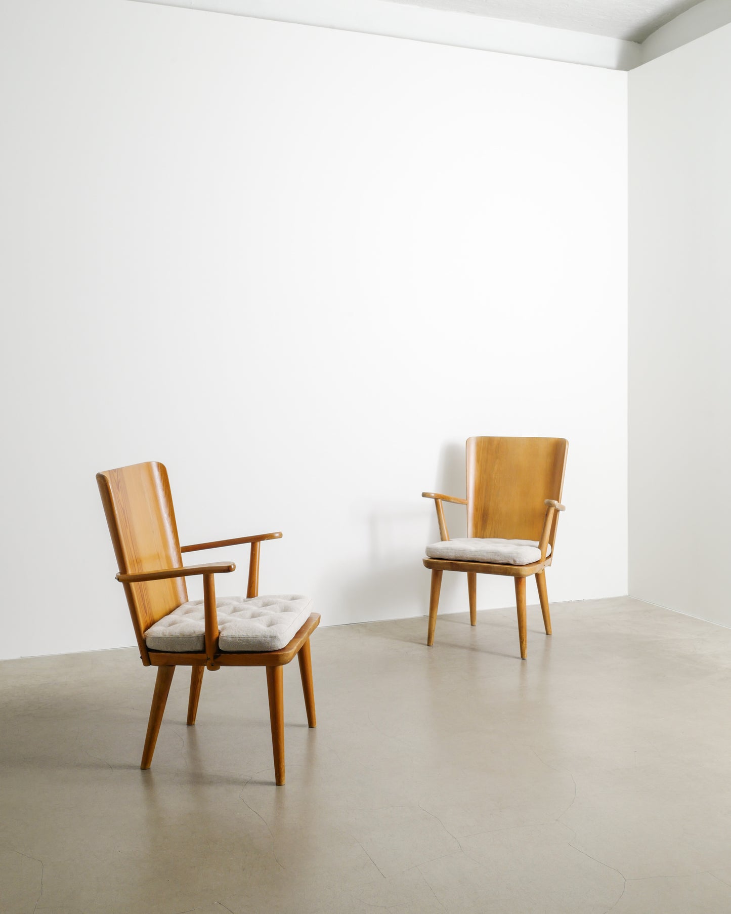 GÖRAN MALMVALL ARMCHAIRS, 1940s