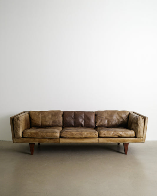 ILLUM WIKKELSØ "V11" BROWN SOFA, 1960s