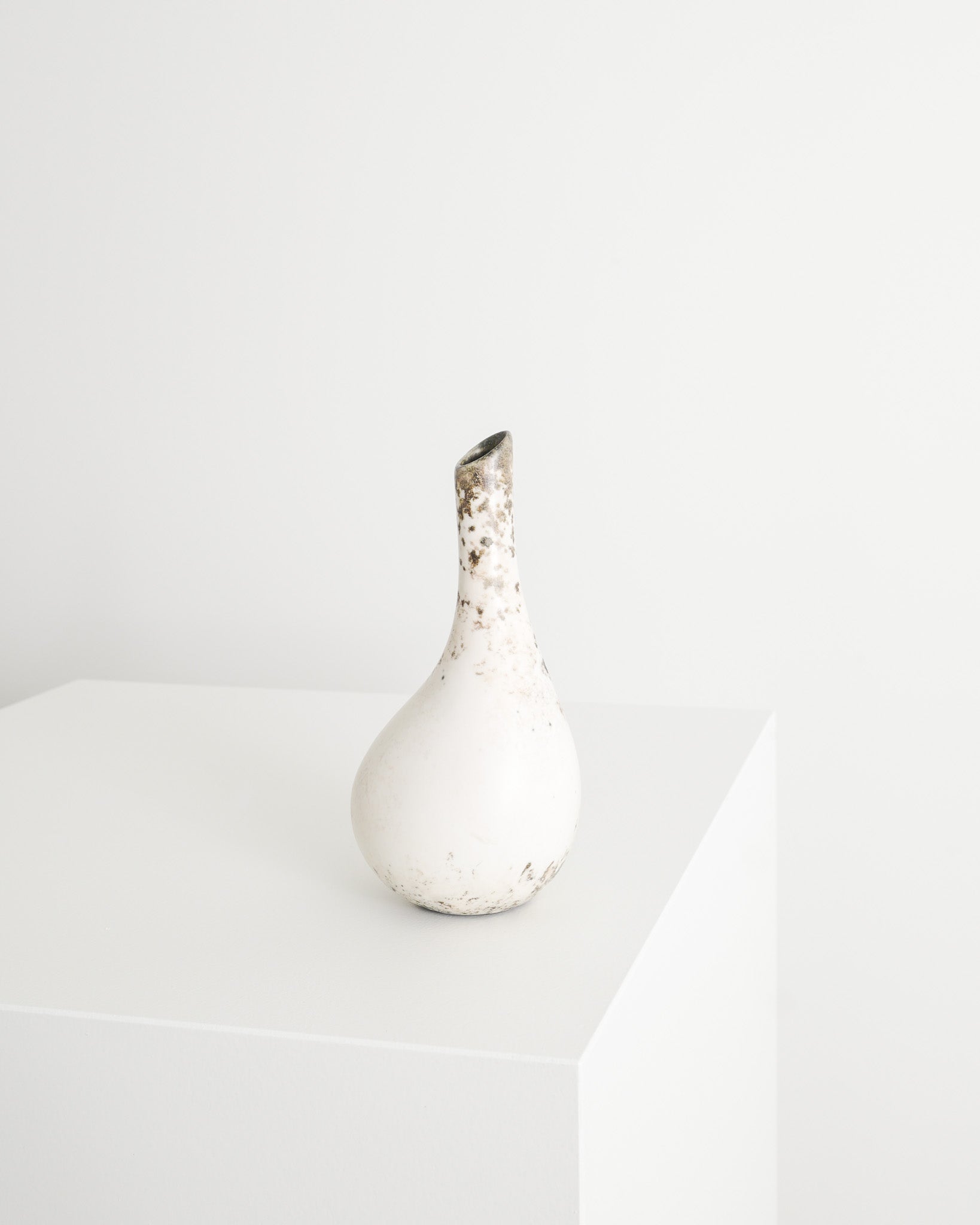 HANS HEDBERG WHITE VASE, 1950s