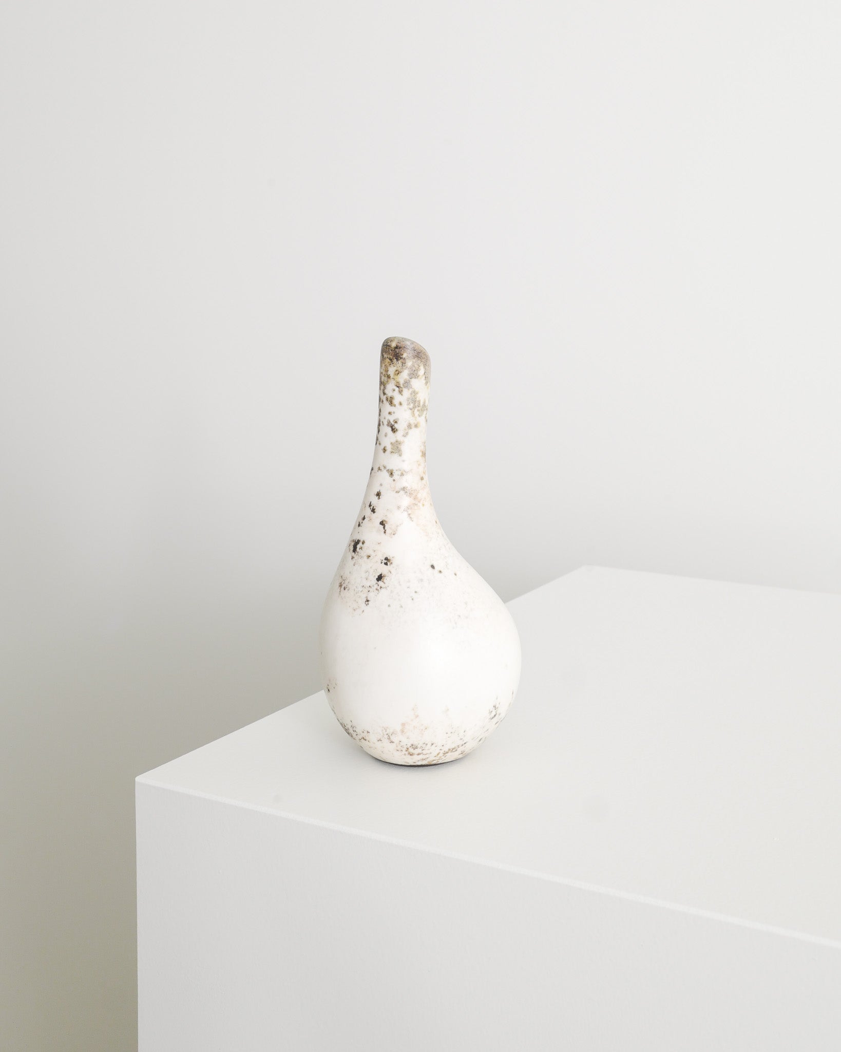 HANS HEDBERG WHITE VASE, 1950s