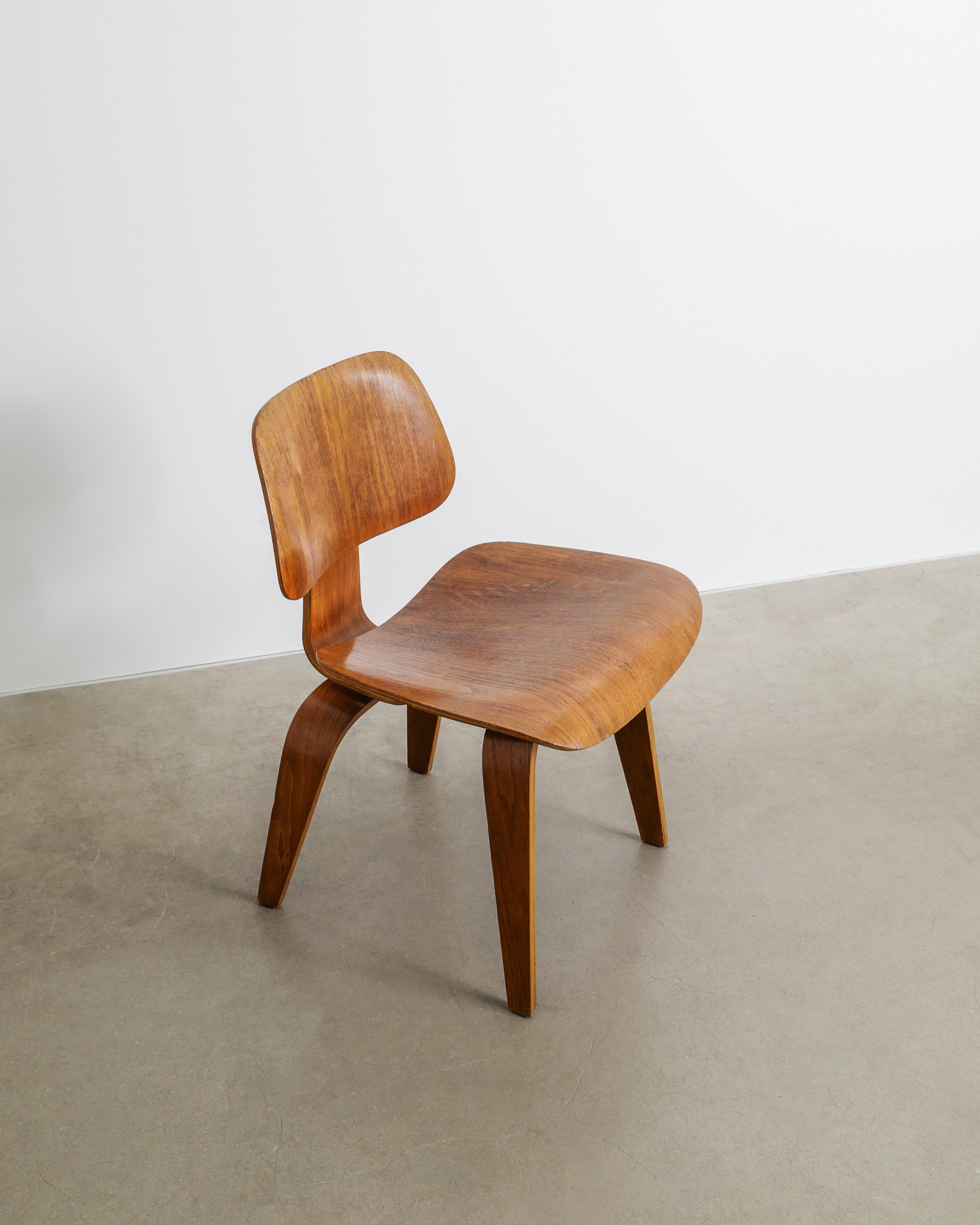CHARLES & RAY EAMES 