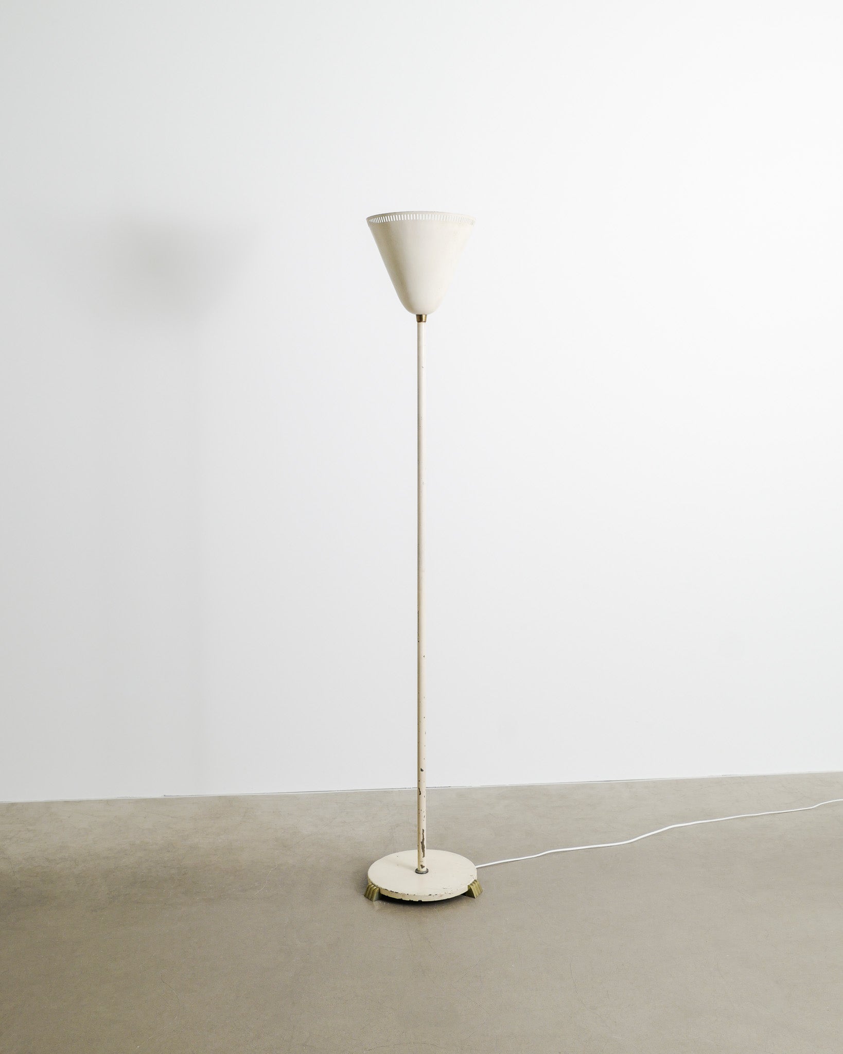 SWEDISH MODERN WHITE FLOOR LAMP, 1940s