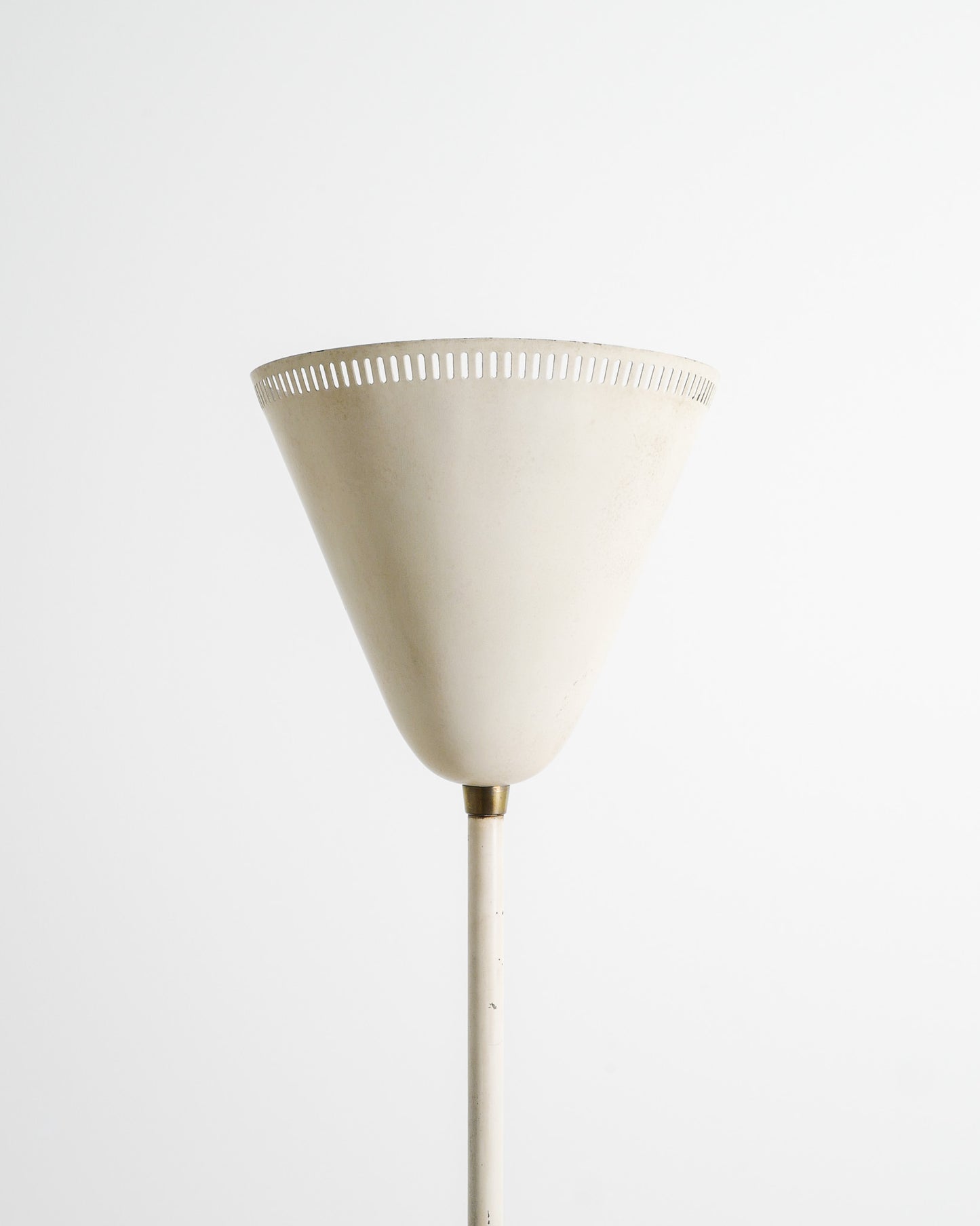 SWEDISH MODERN WHITE FLOOR LAMP, 1940s