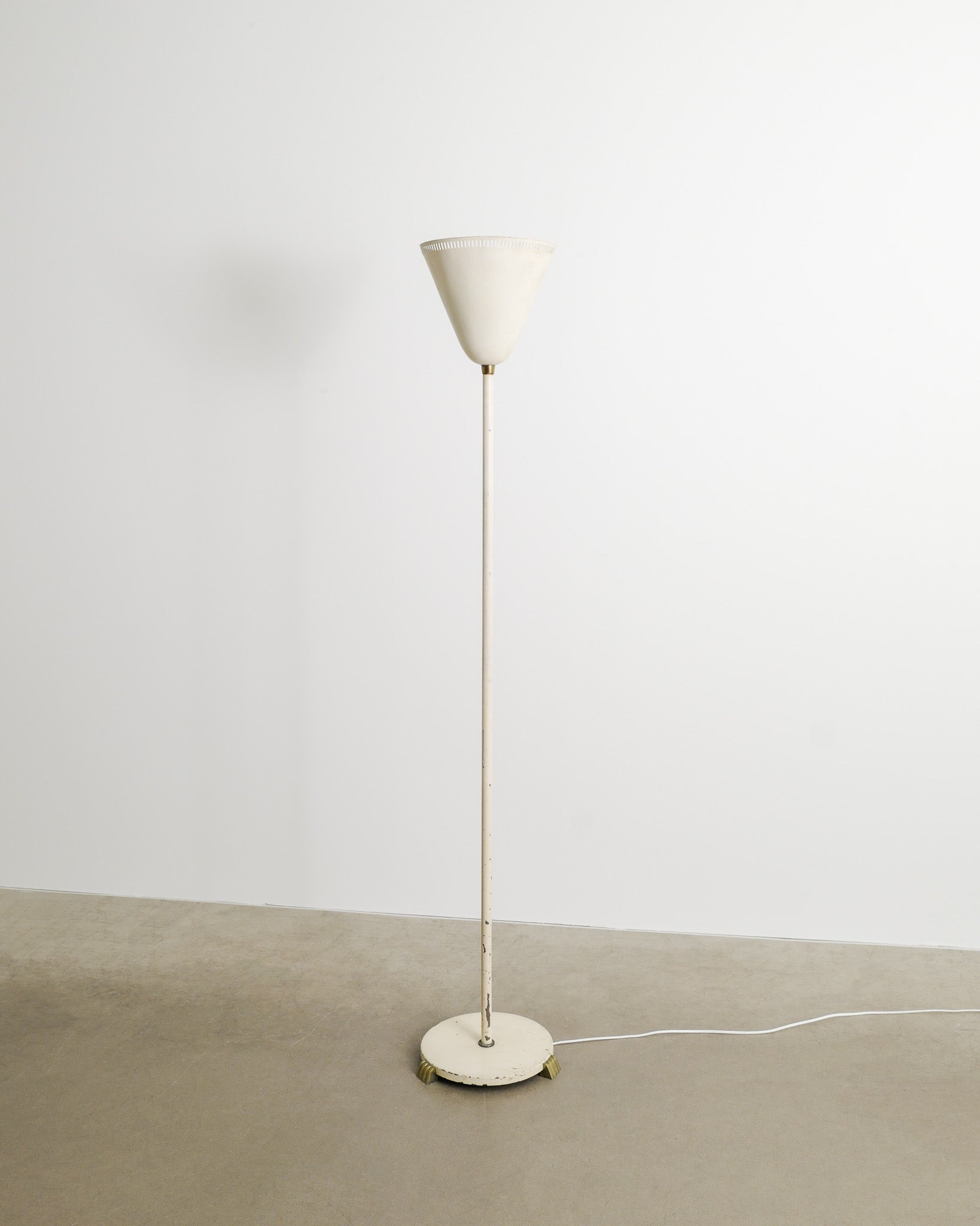 SWEDISH MODERN WHITE FLOOR LAMP, 1940s