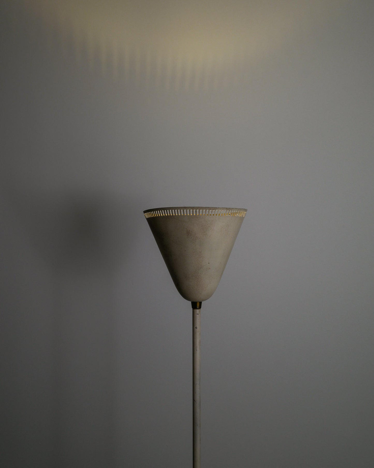 SWEDISH MODERN WHITE FLOOR LAMP, 1940s