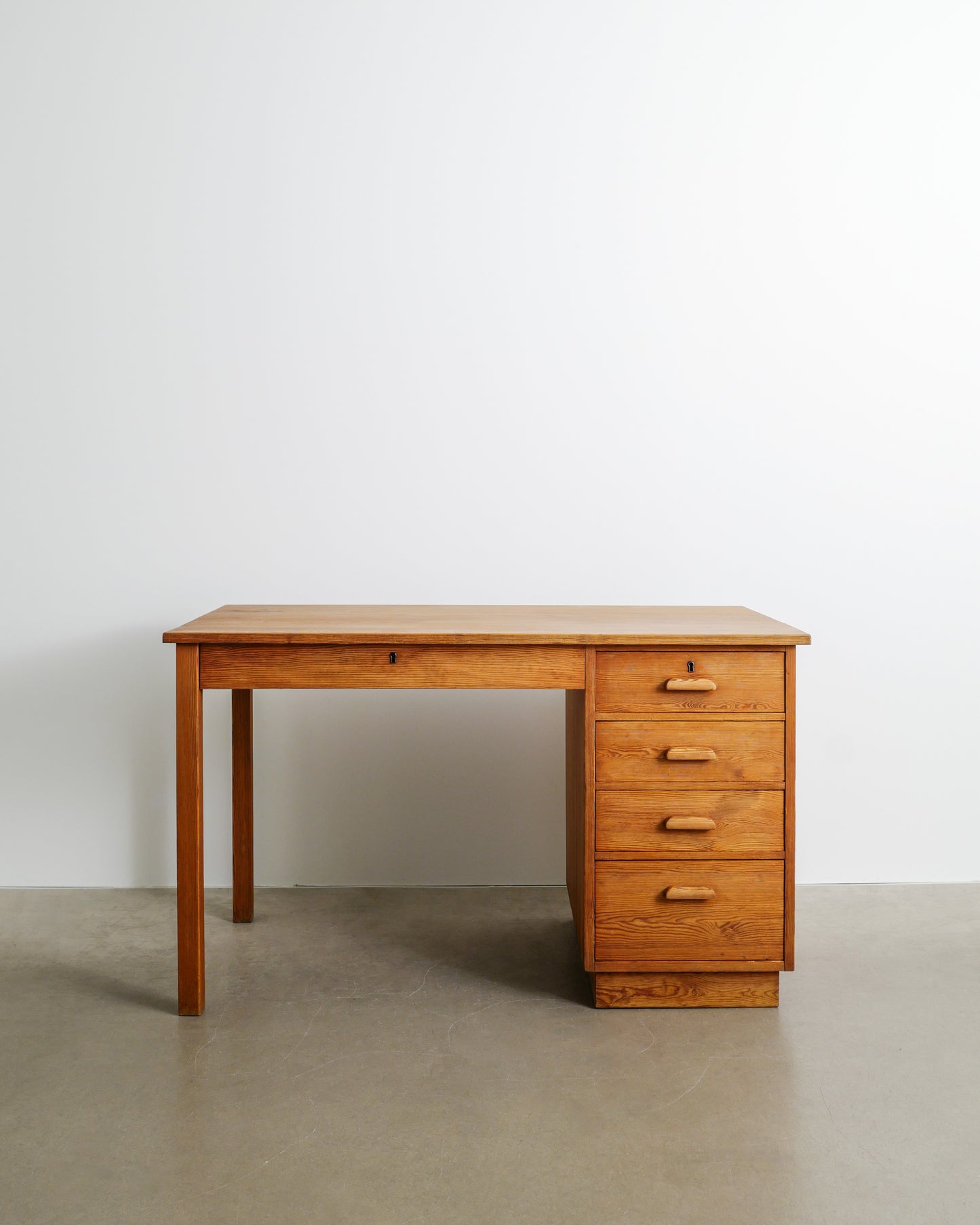 AXEL EINAR HJORTH "VÄRMDÖ" DESK, 1930s
