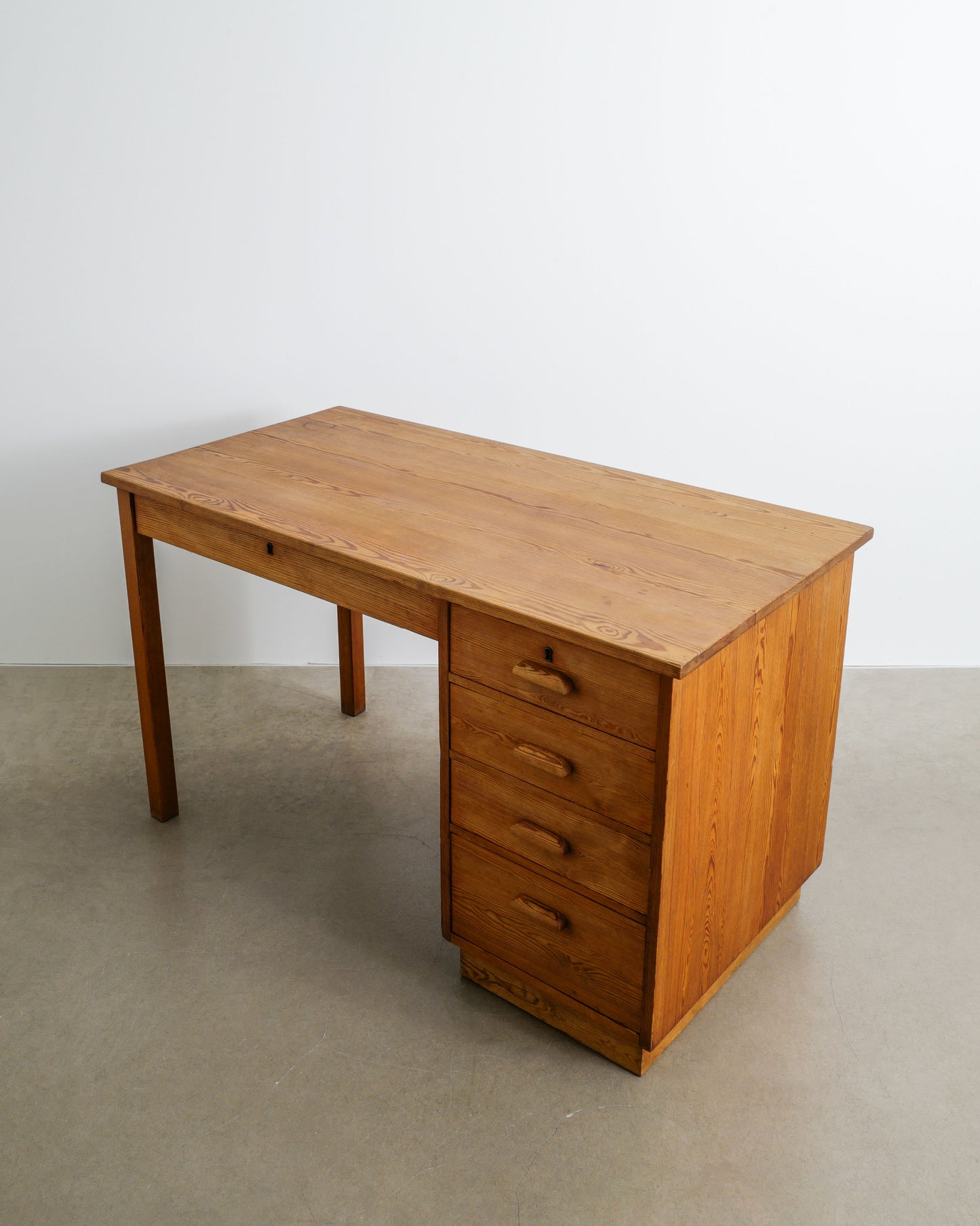 AXEL EINAR HJORTH "VÄRMDÖ" DESK, 1930s