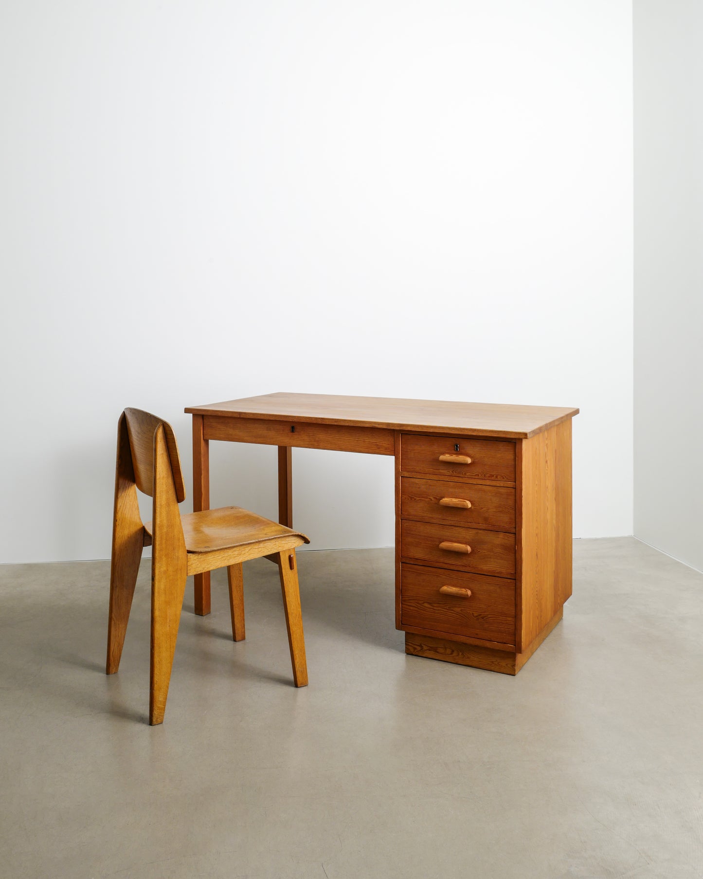AXEL EINAR HJORTH "VÄRMDÖ" DESK, 1930s