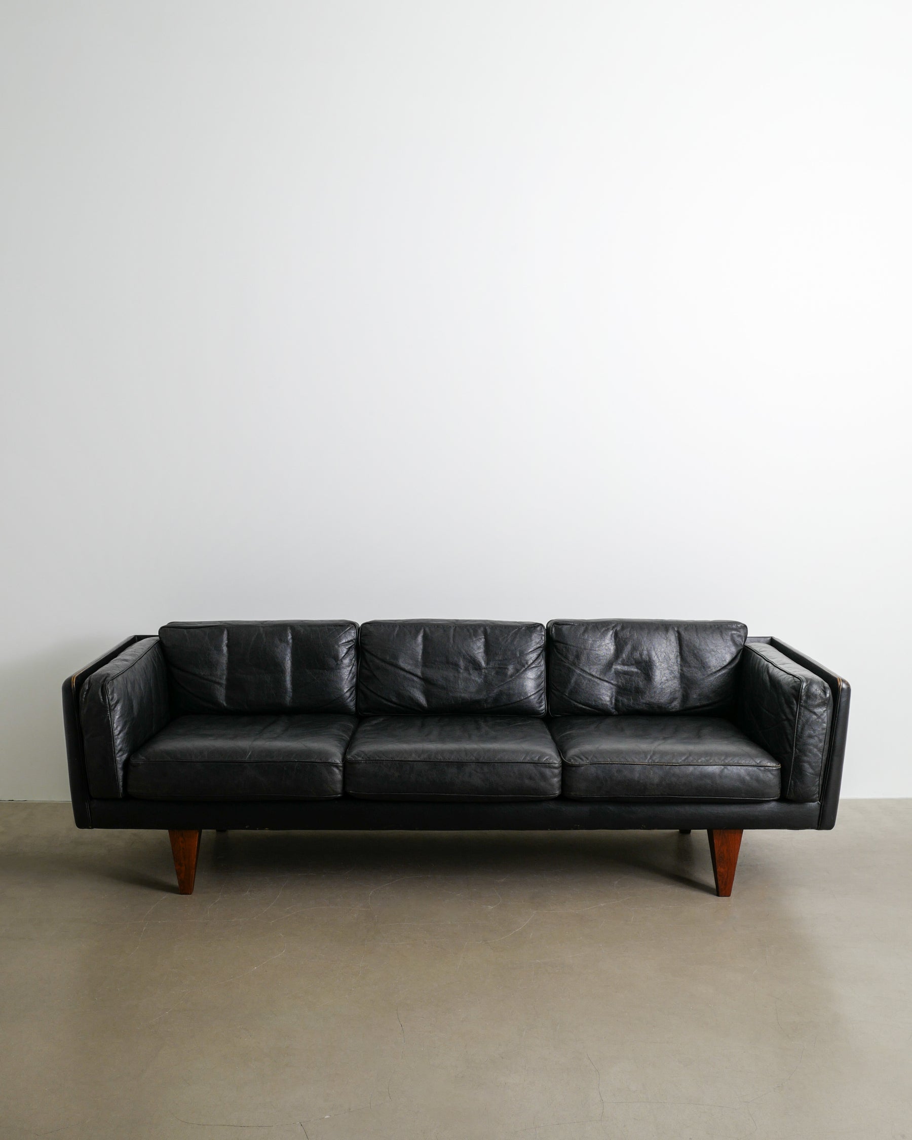 BLACK ILLUM WIKKELSØ "V11" SOFA, 1960s