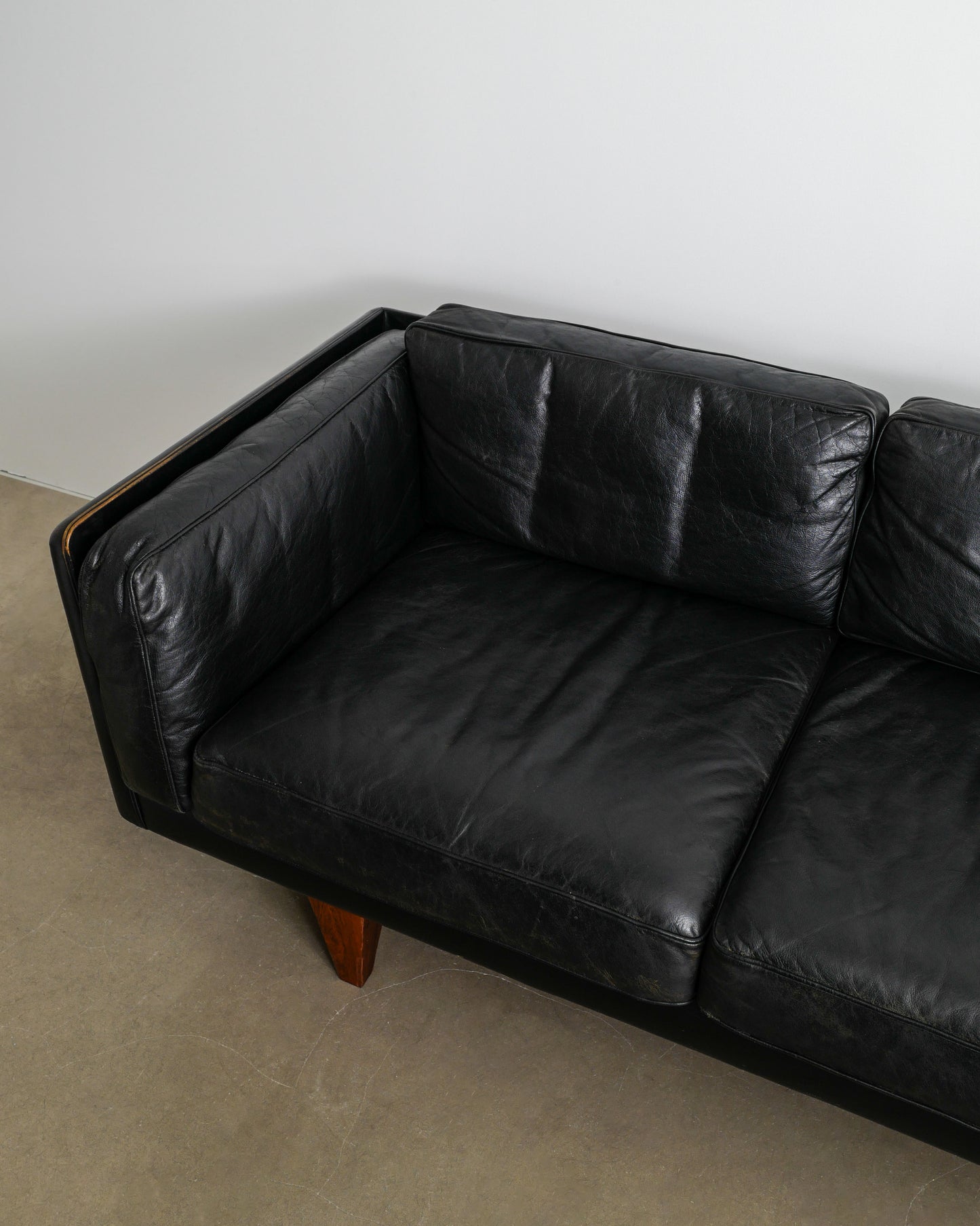 BLACK ILLUM WIKKELSØ "V11" SOFA, 1960s