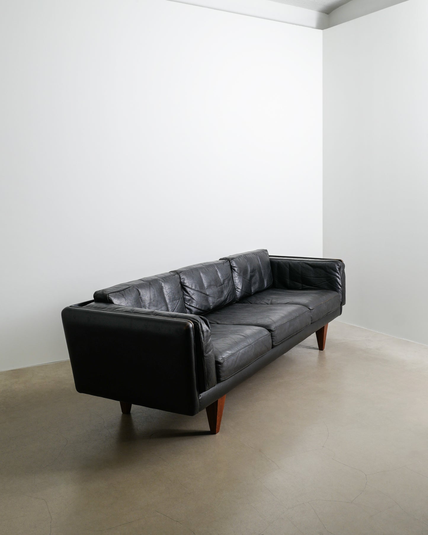BLACK ILLUM WIKKELSØ "V11" SOFA, 1960s
