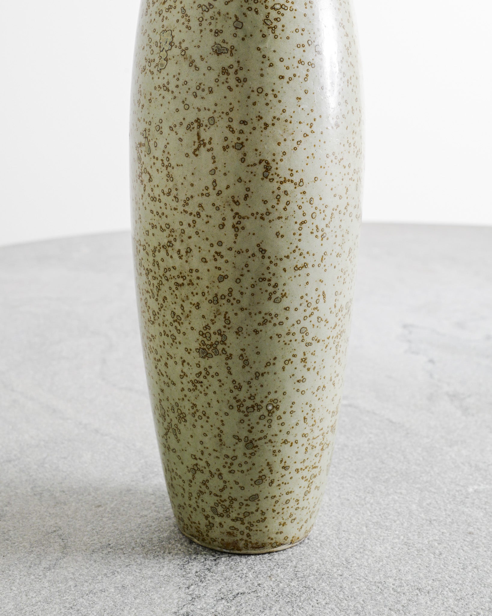 HANS HEDBERG GREEN SPRECKLED VASE, 1950s