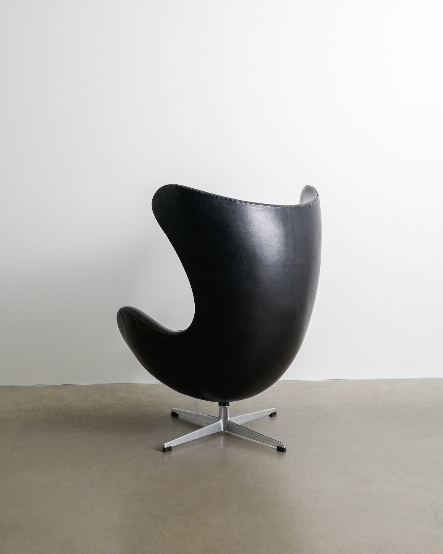 ARNE JACOBSEN BLACK "EGG CHAIR", 1960s